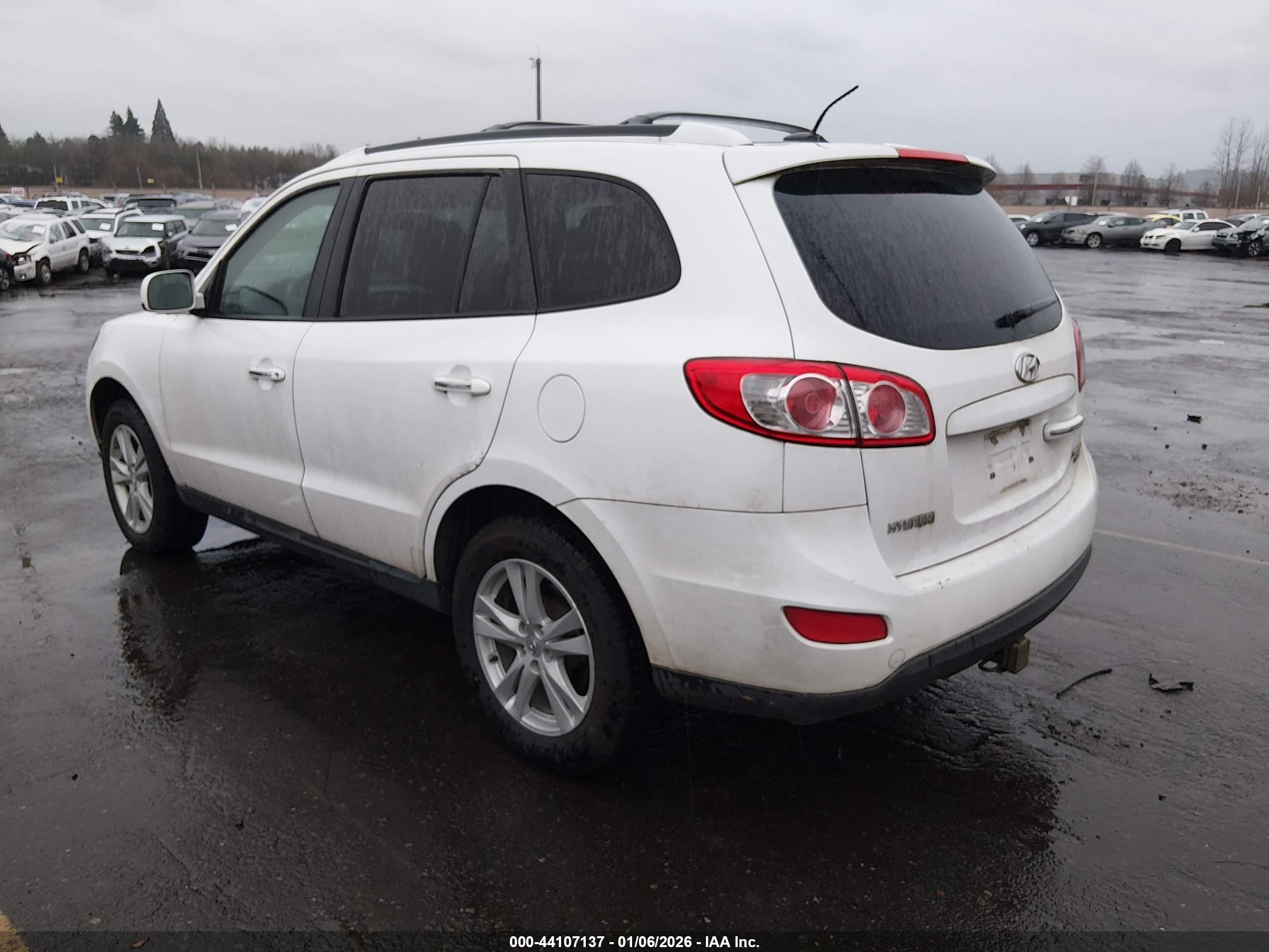 HYUNDAI SANTA image 3