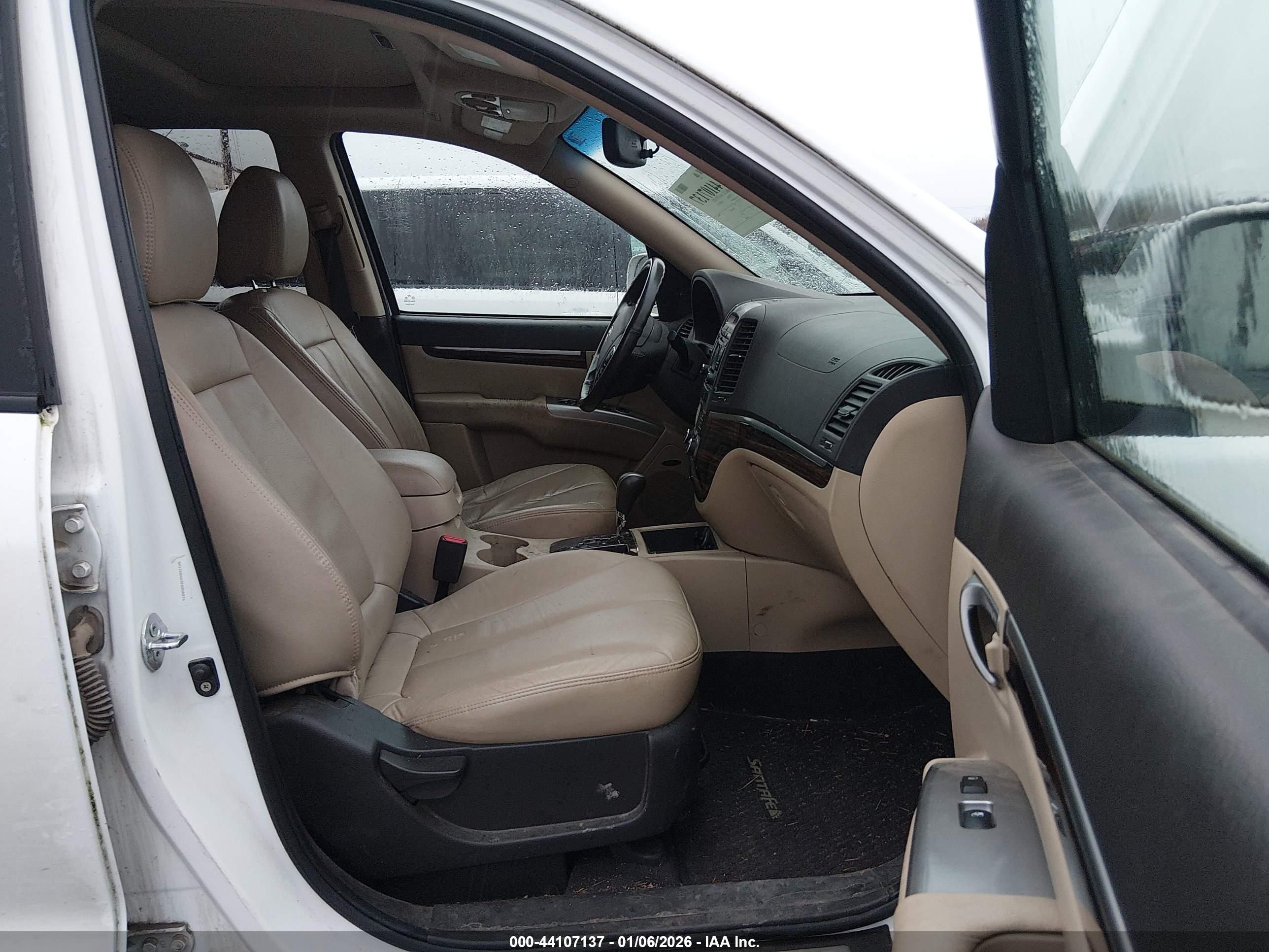HYUNDAI SANTA image 5
