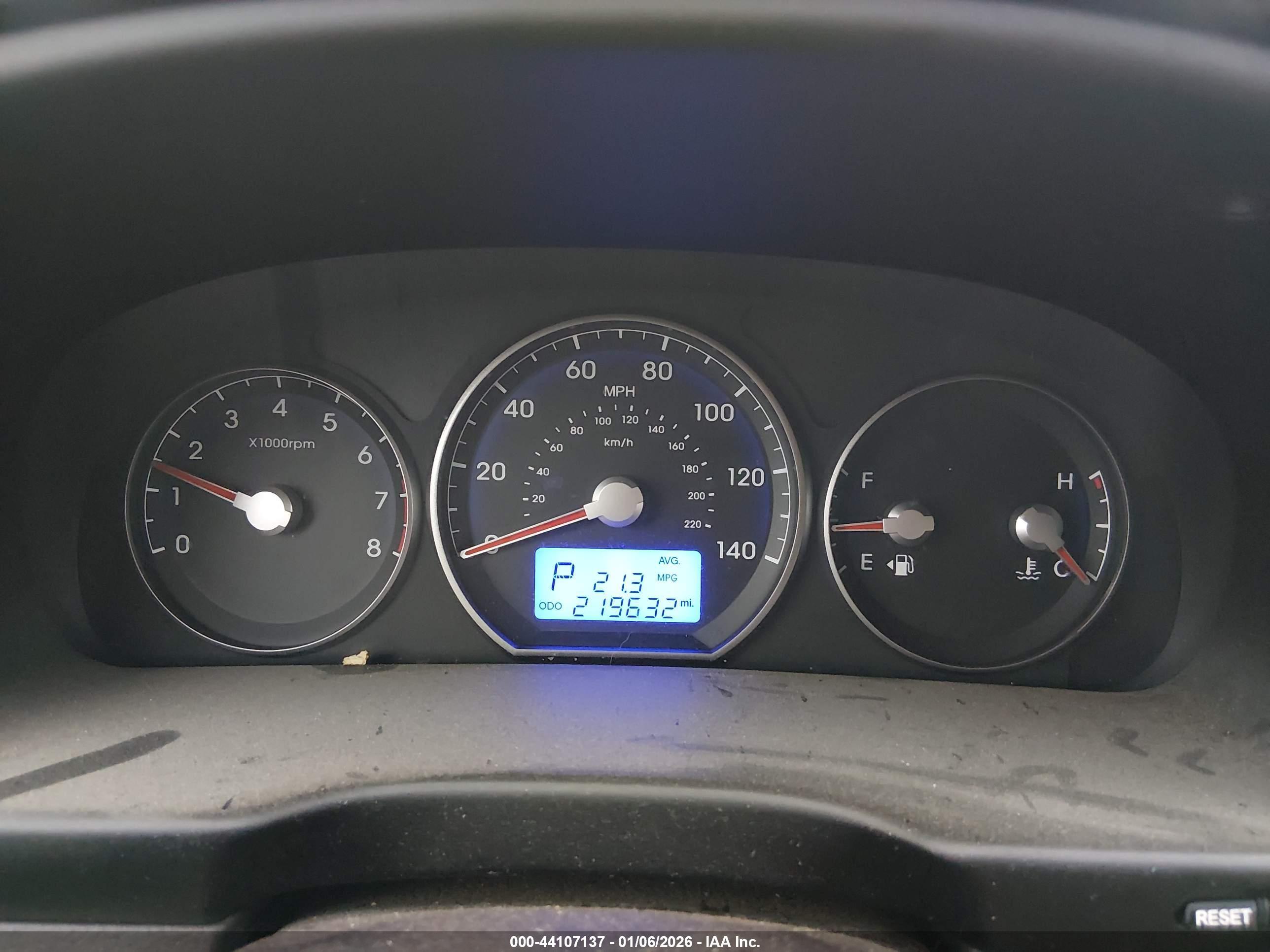 HYUNDAI SANTA image 7