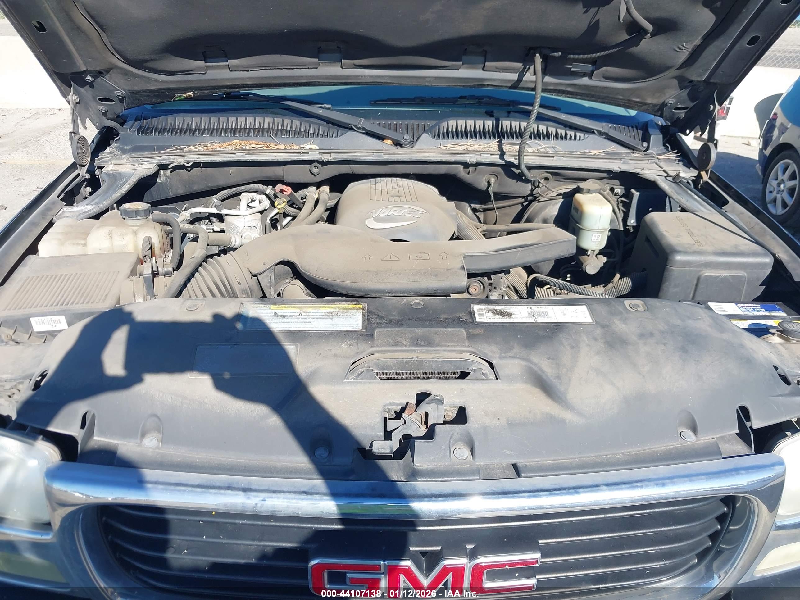 GMC YUKON image 10