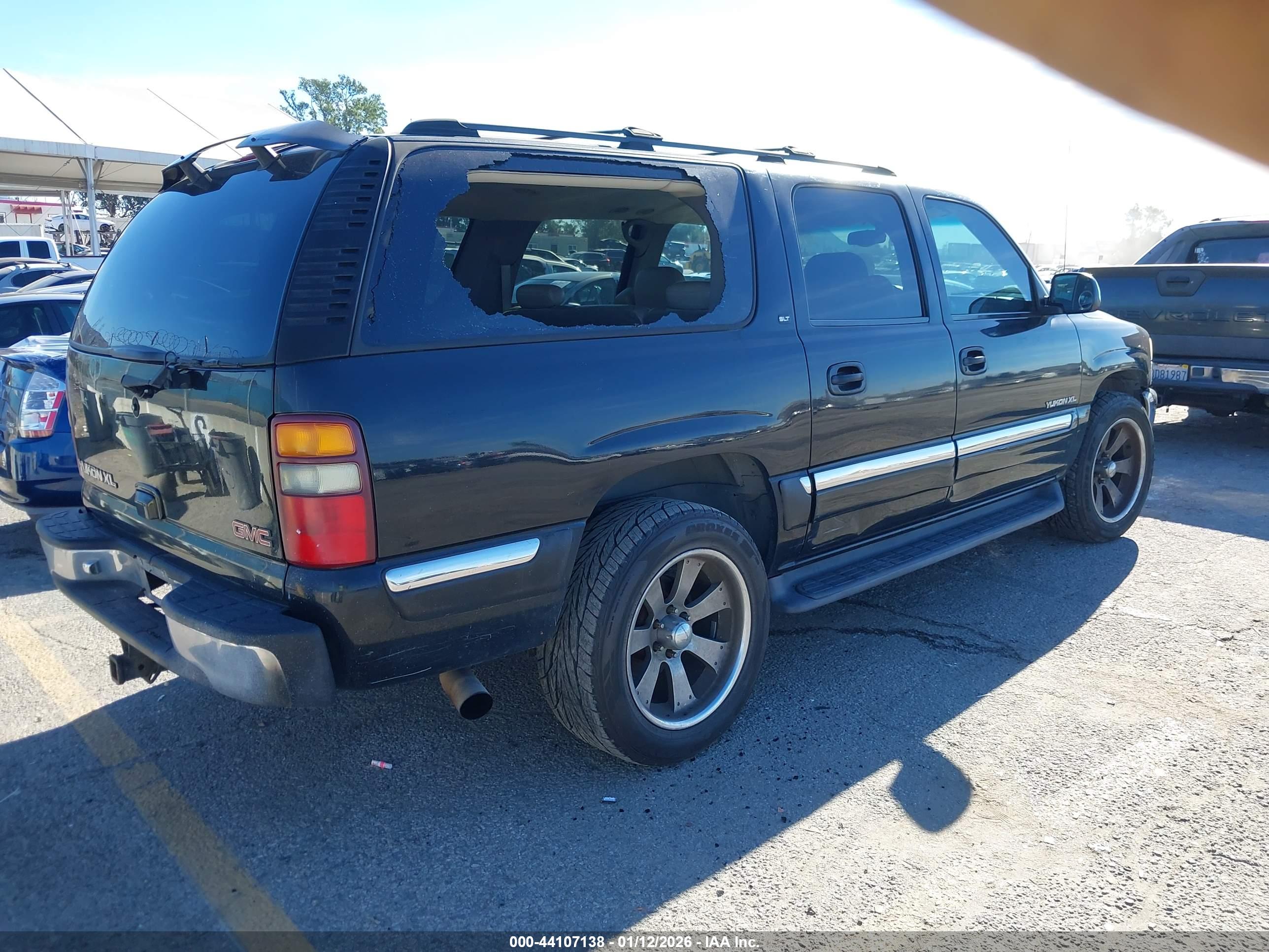 GMC YUKON image 4