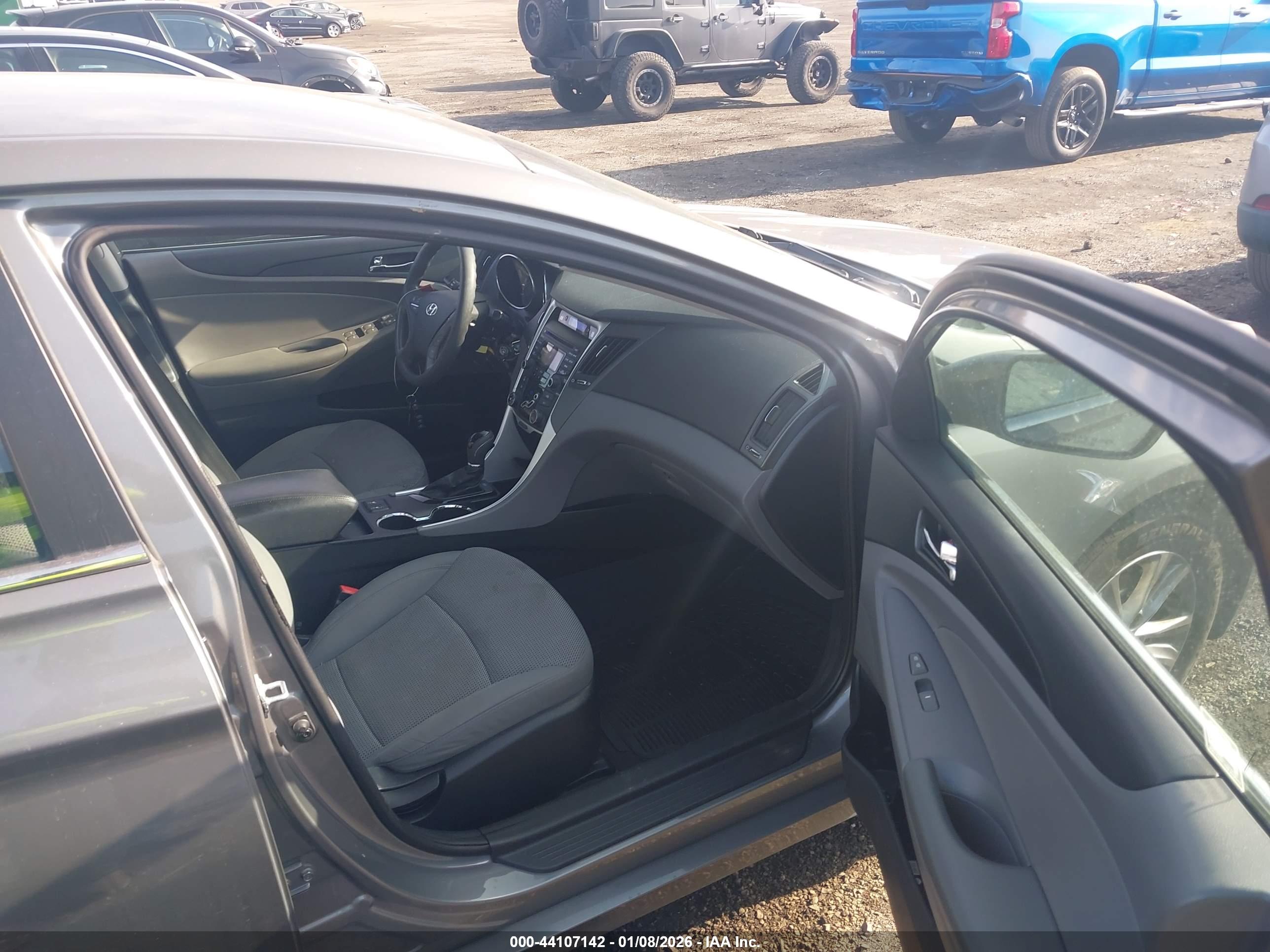 HYUNDAI SONATA image 5