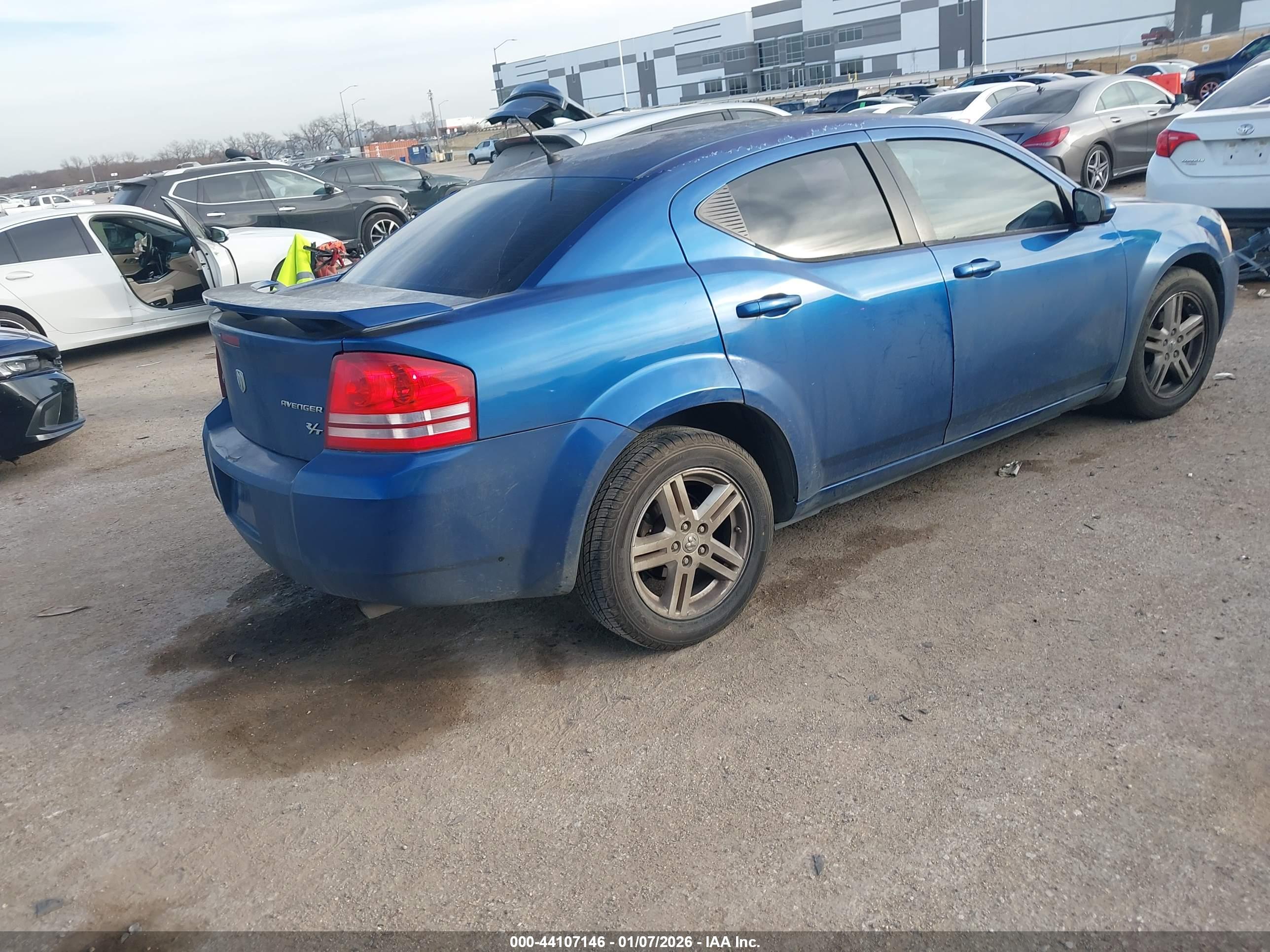 DODGE AVENGER image 4