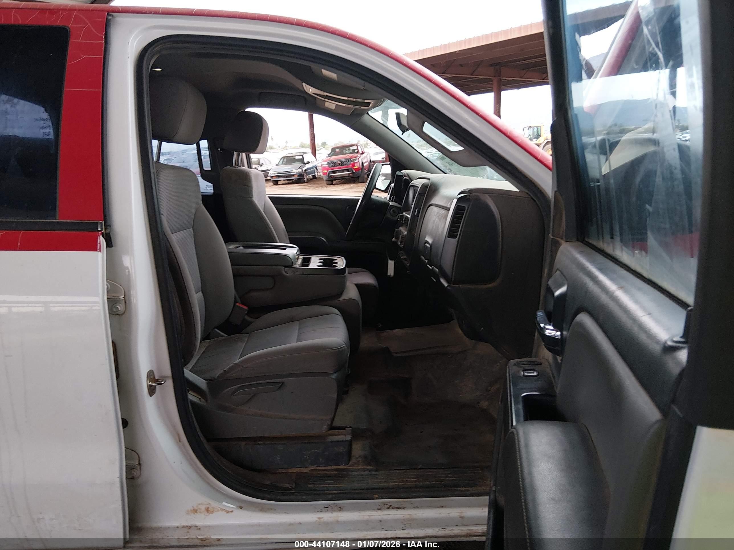 CHEVROLET SILVERADO image 5