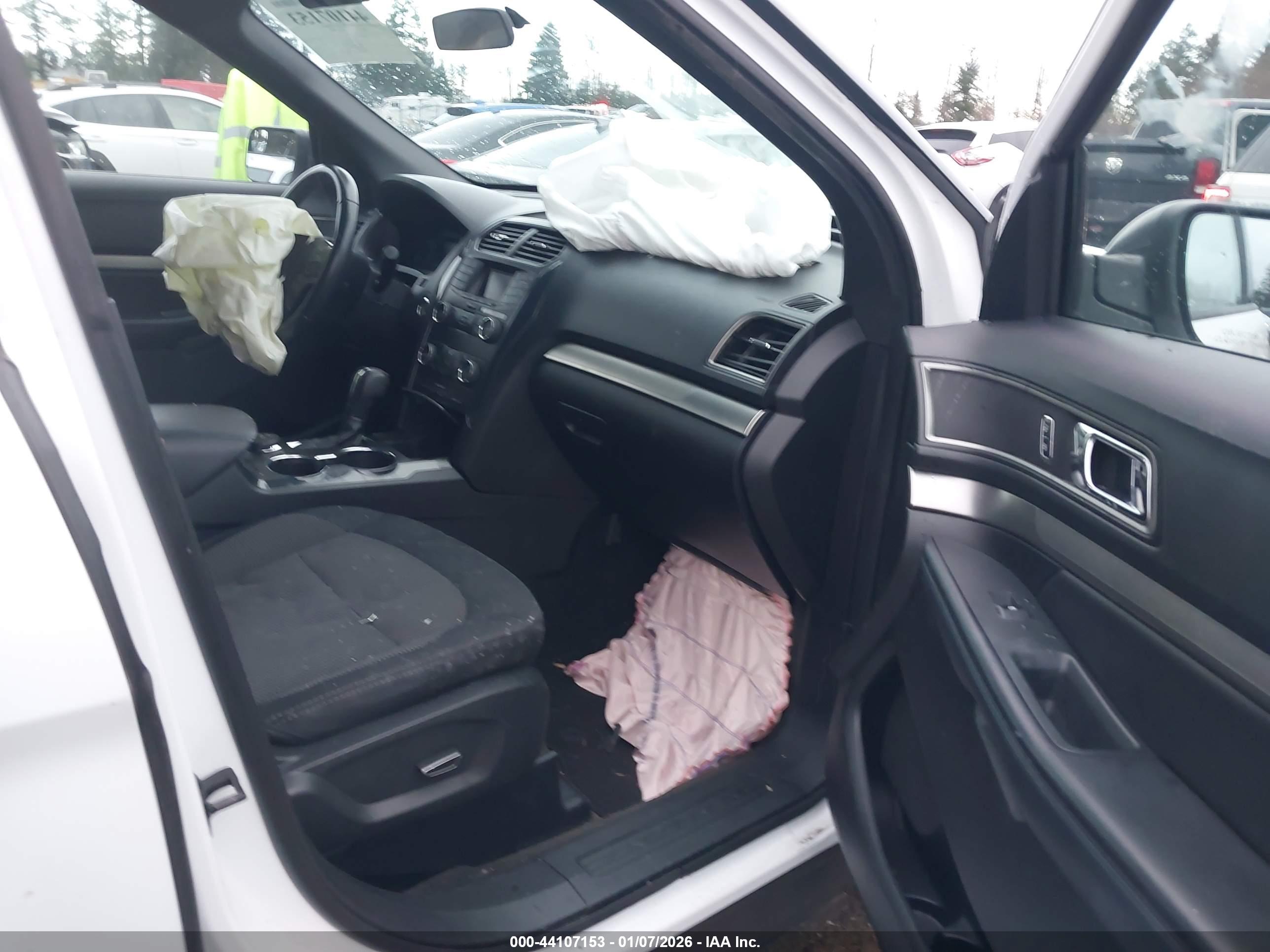 FORD EXPLORER image 5