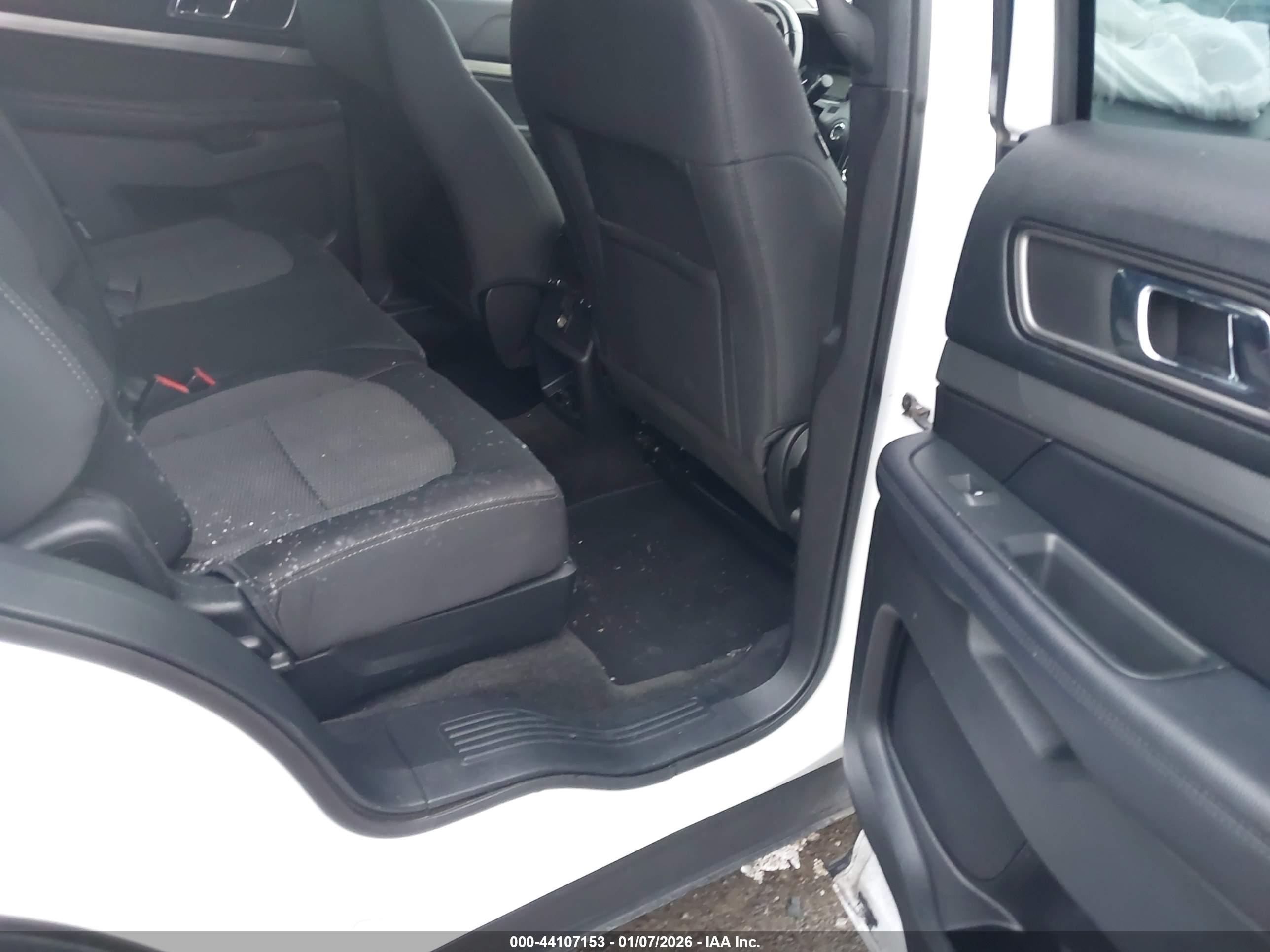 FORD EXPLORER image 8