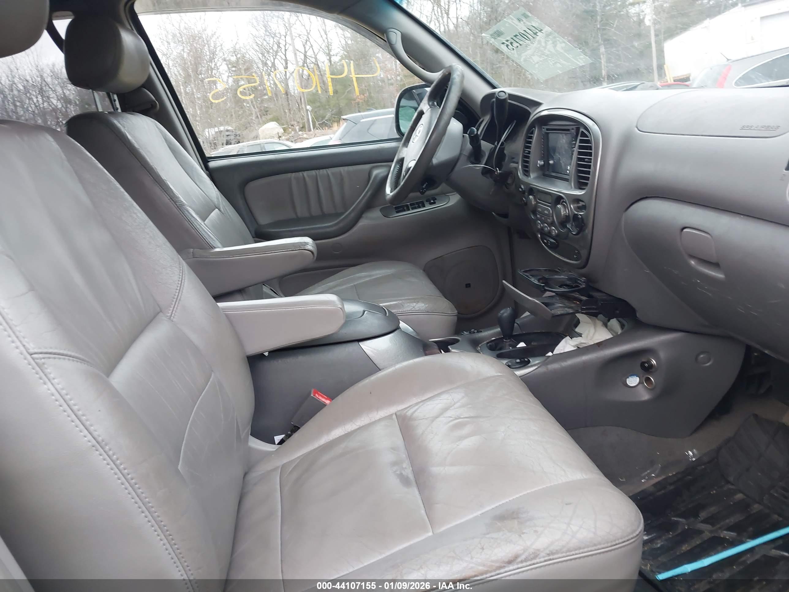 TOYOTA SEQUOIA image 5