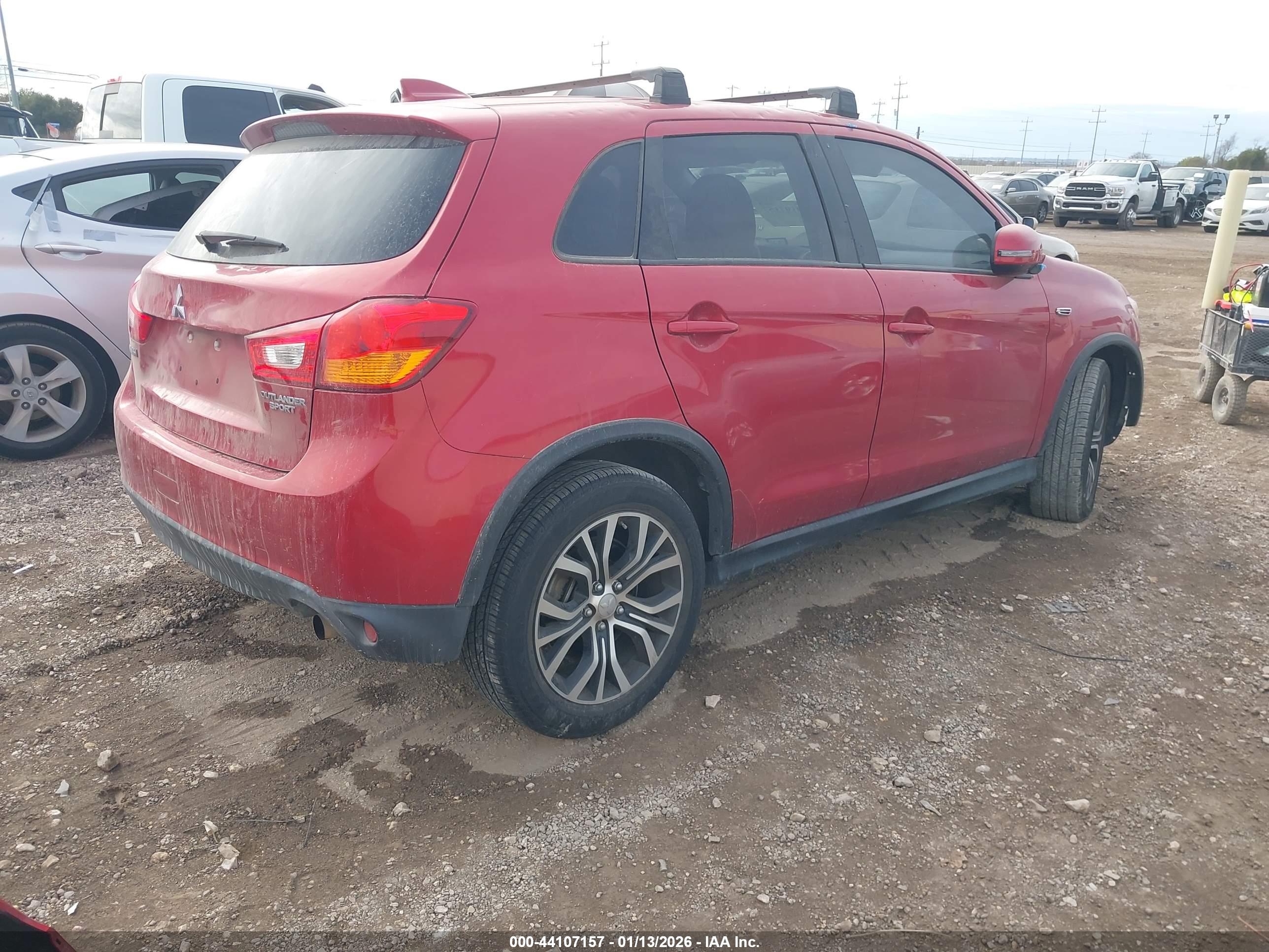 MITSUBISHI OUTLANDER image 4