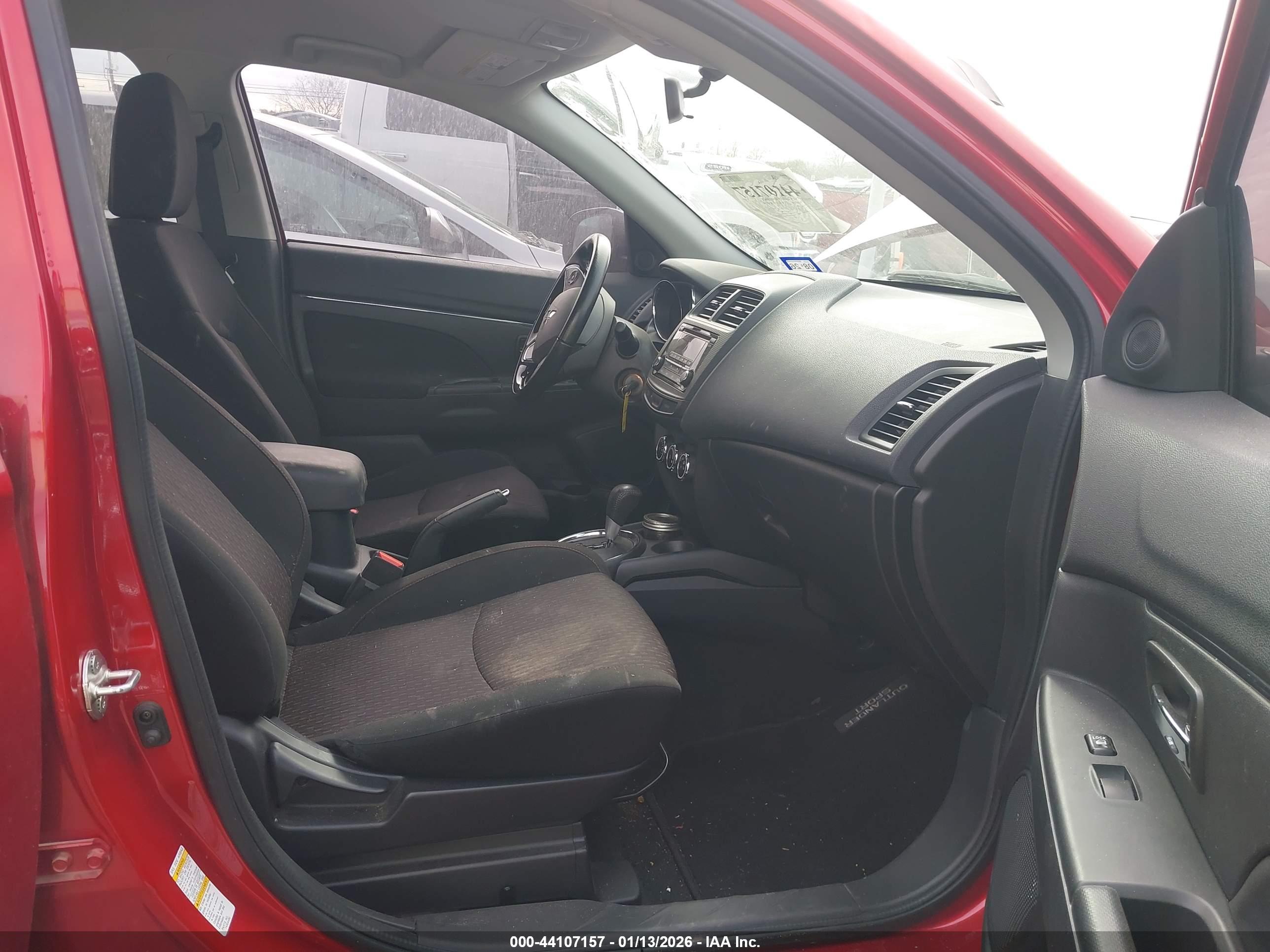 MITSUBISHI OUTLANDER image 5