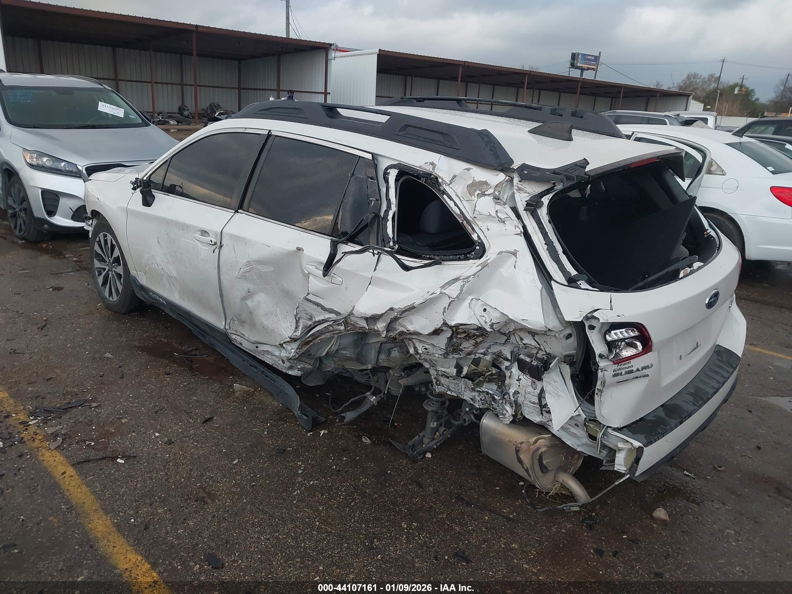 SUBARU OUTBACK image 3