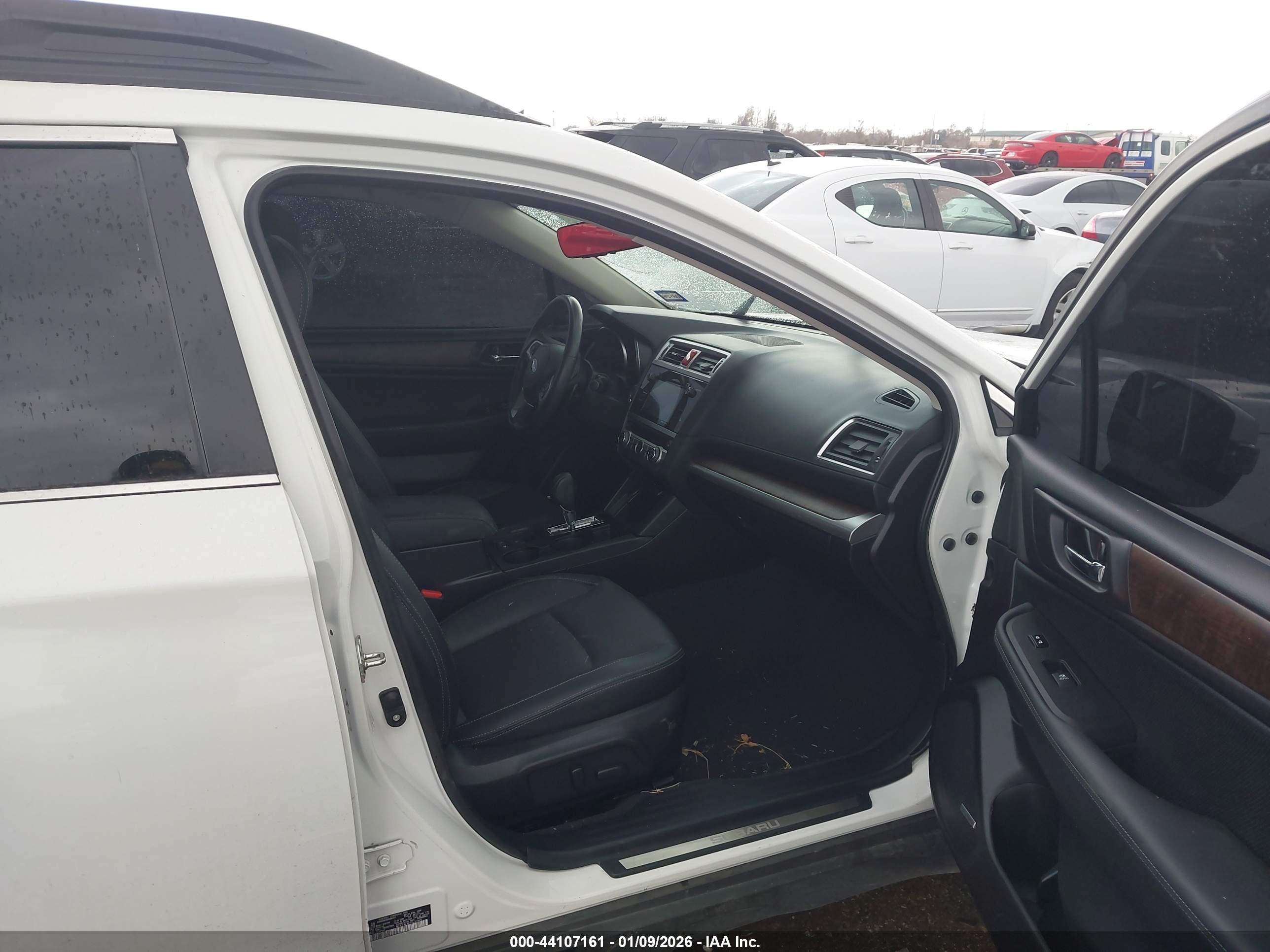 SUBARU OUTBACK image 5