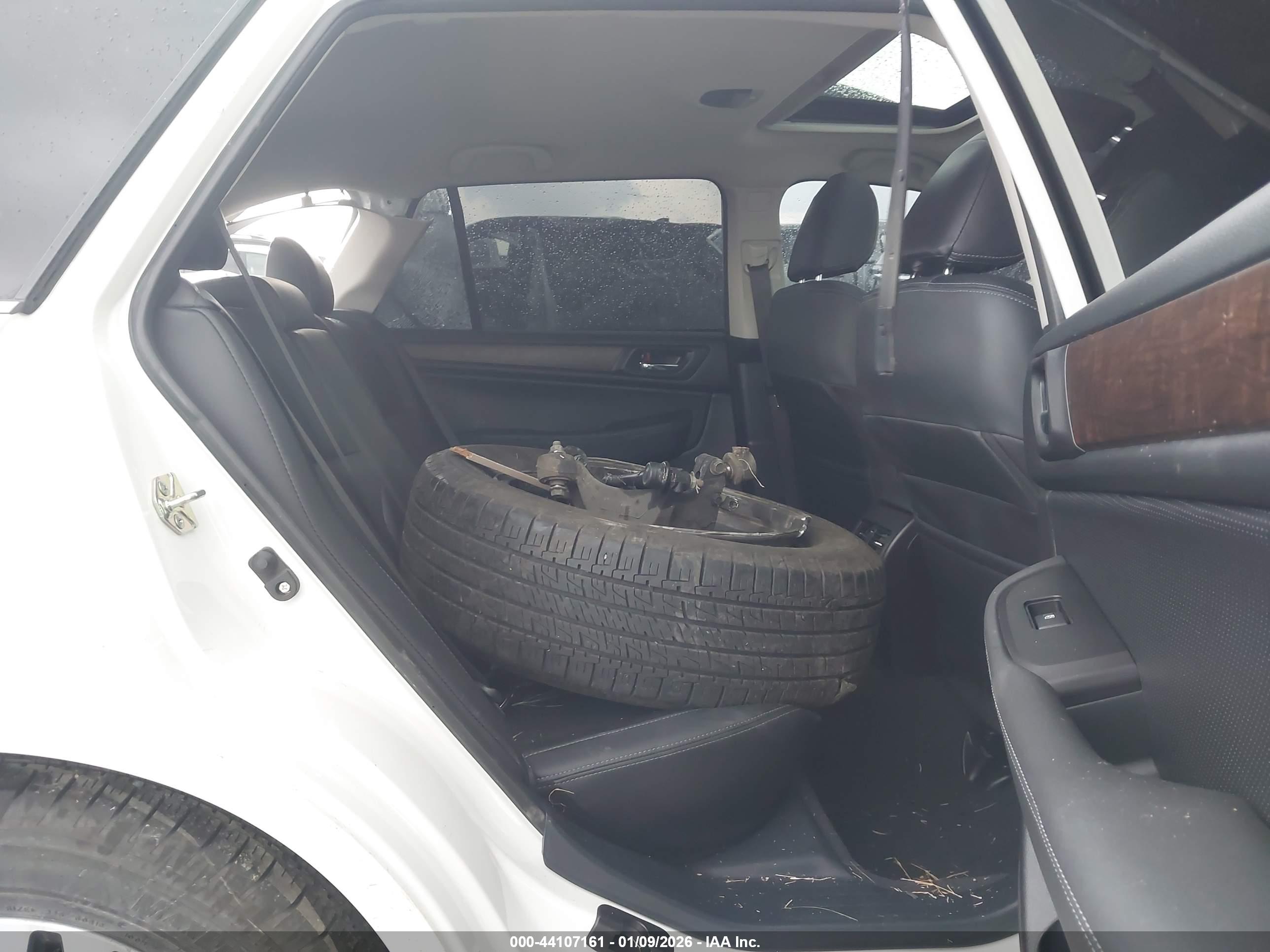 SUBARU OUTBACK image 8