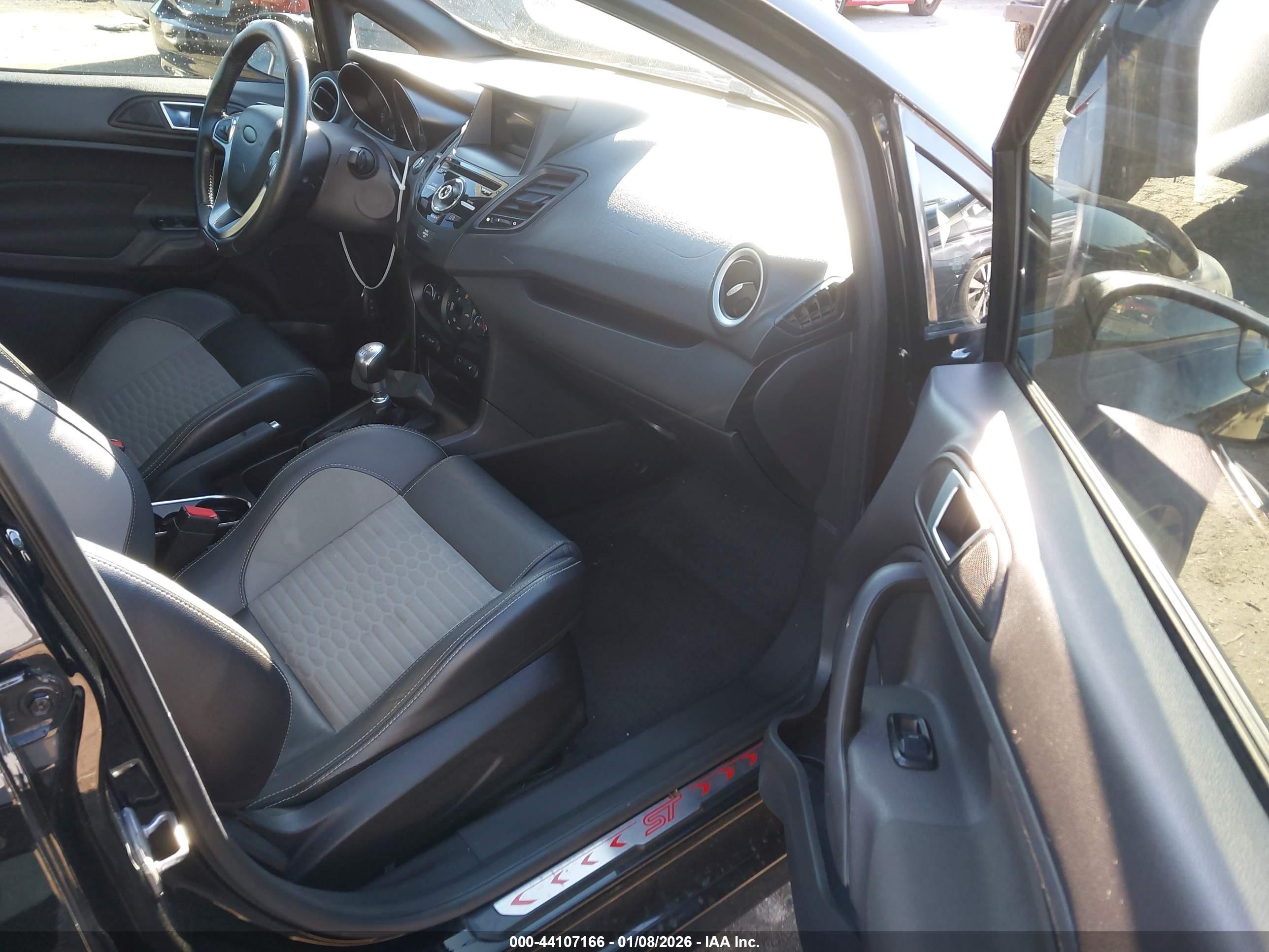 FORD FIESTA image 5