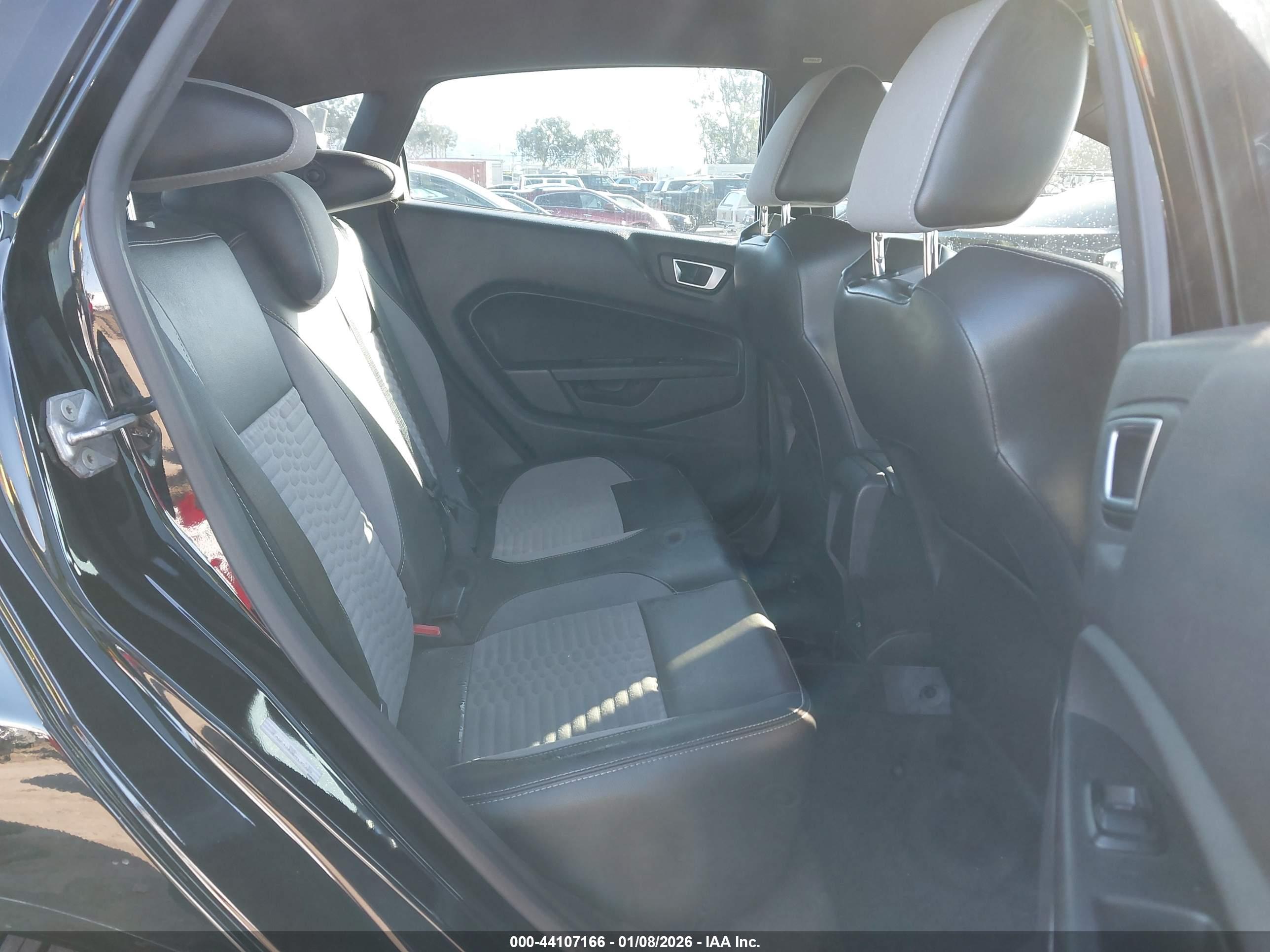 FORD FIESTA image 8