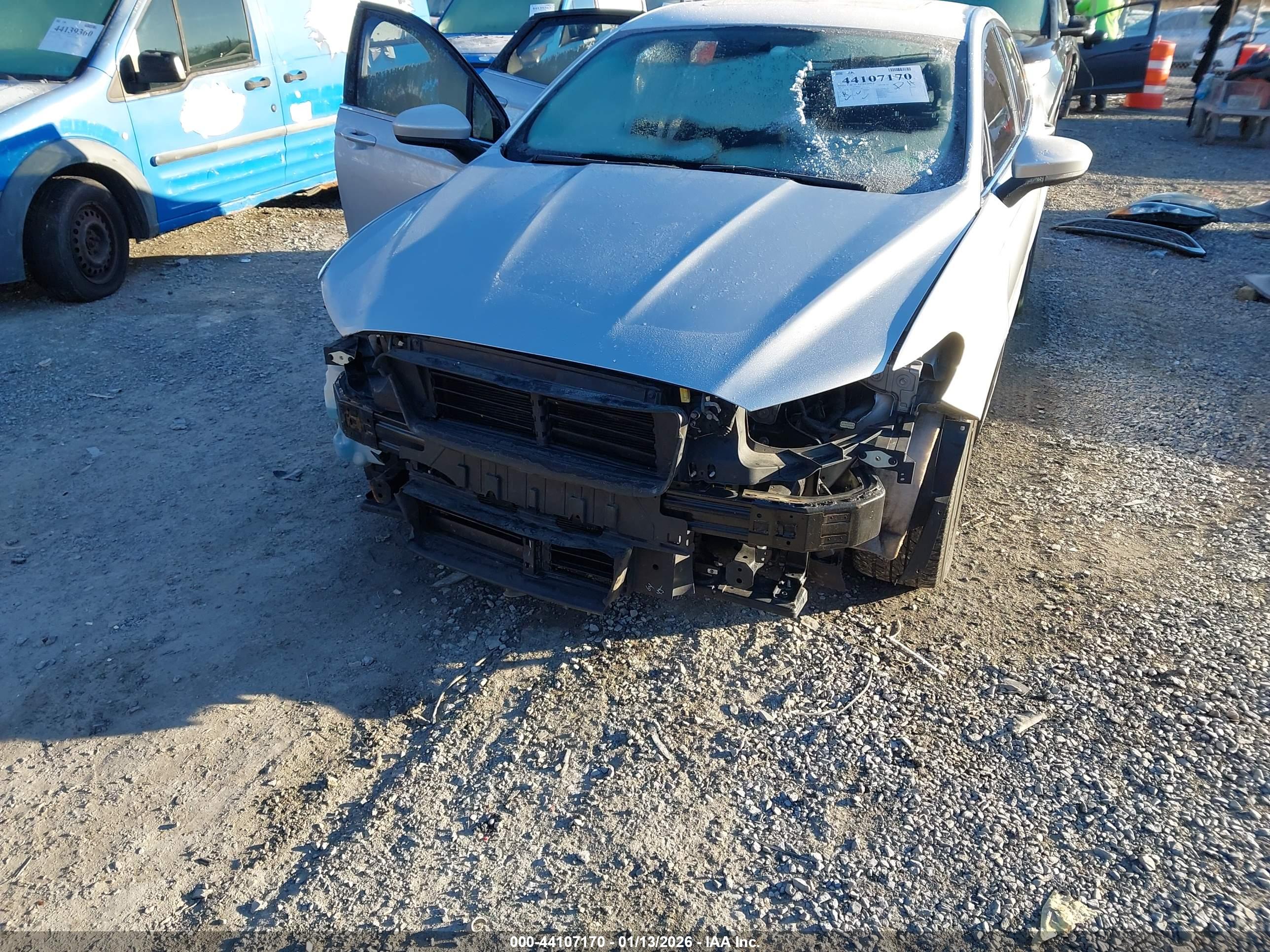 FORD FUSION image 6