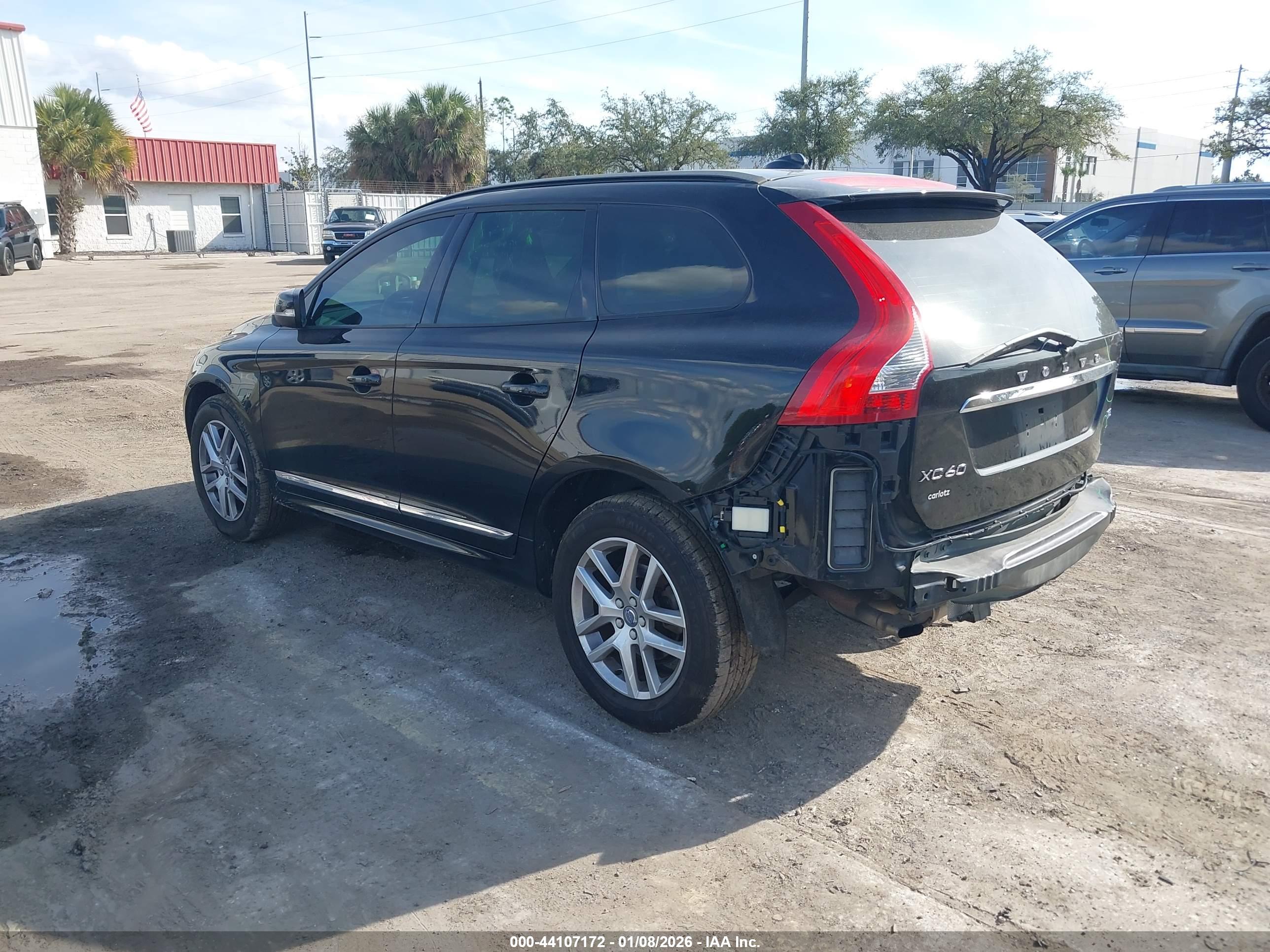 VOLVO XC60 image 3