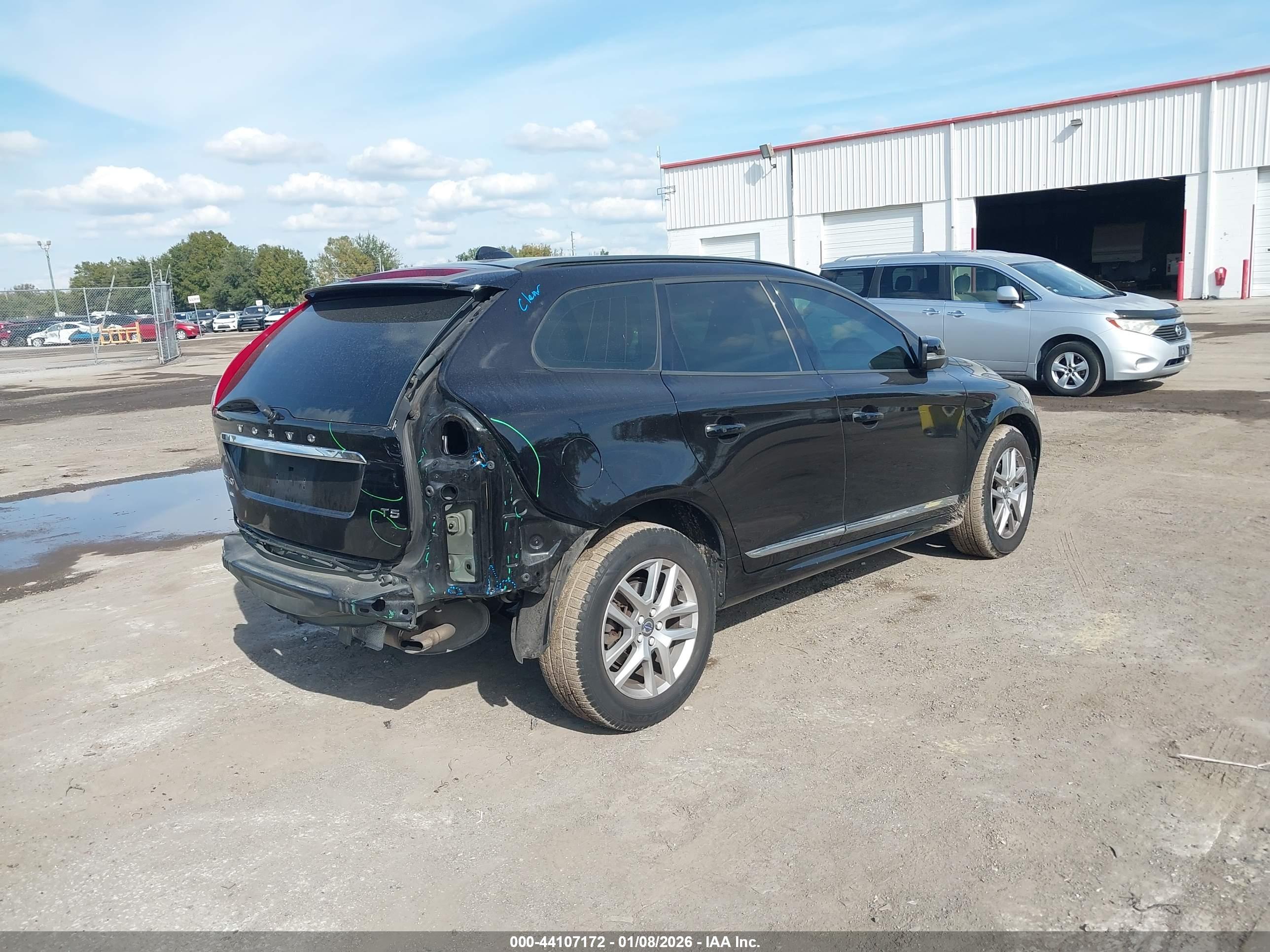 VOLVO XC60 image 4