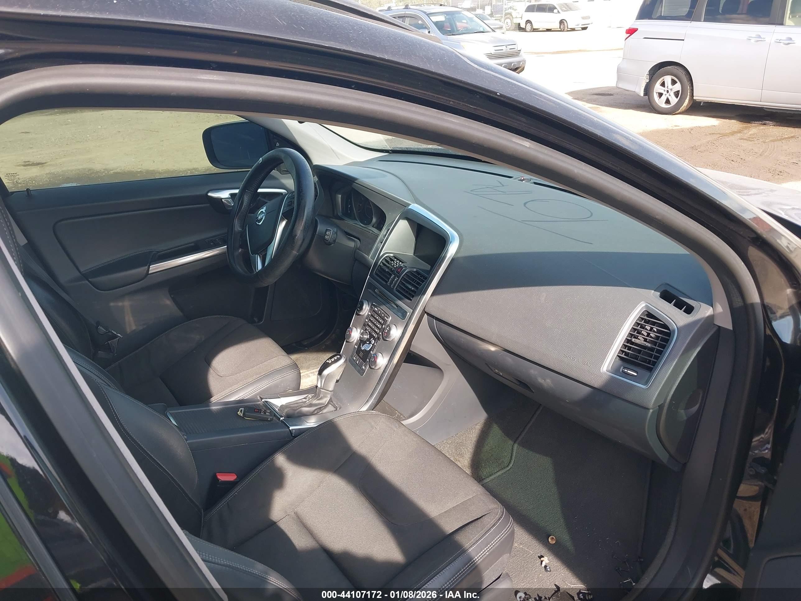VOLVO XC60 image 5