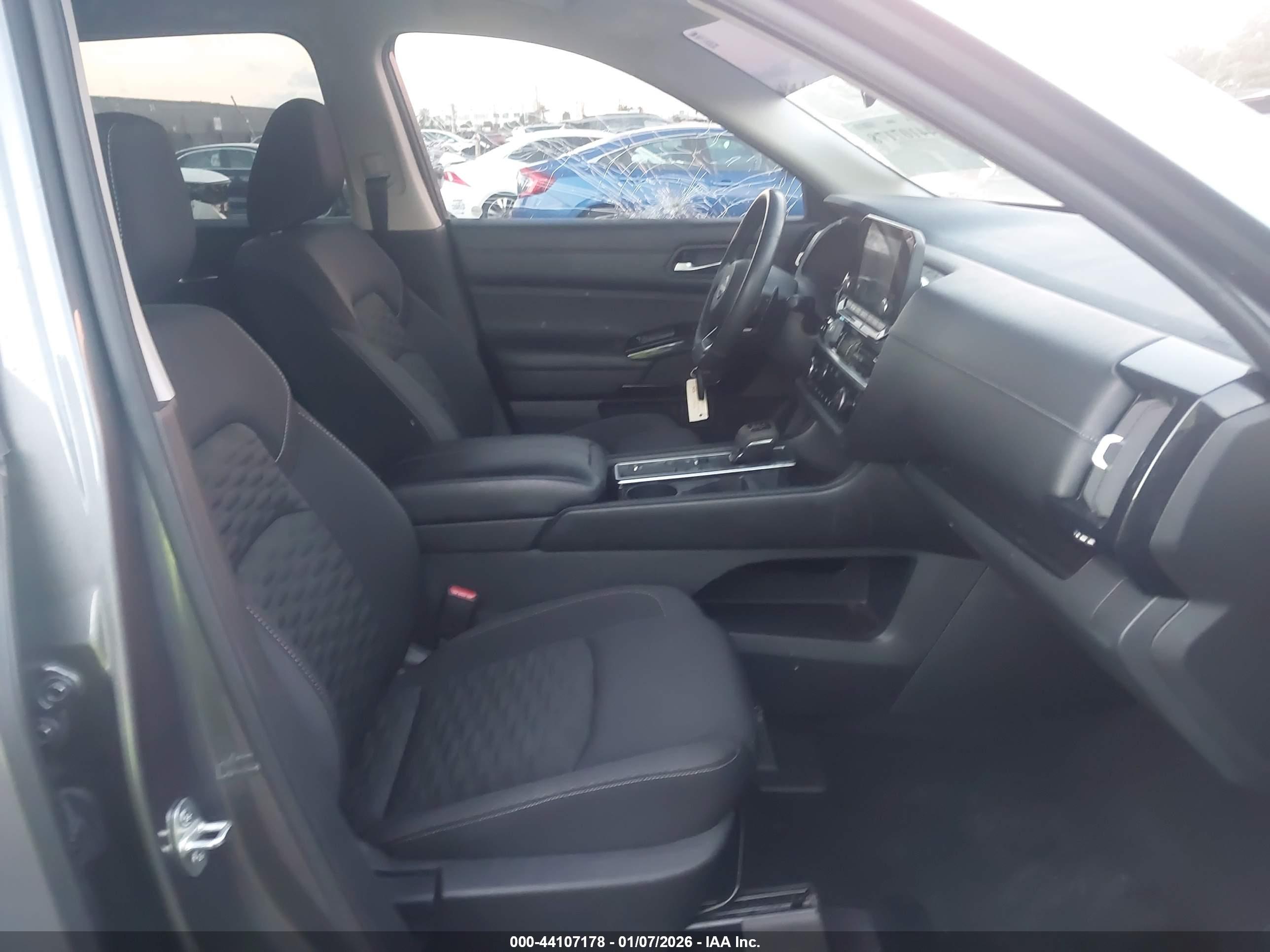 NISSAN PATHFINDER image 5
