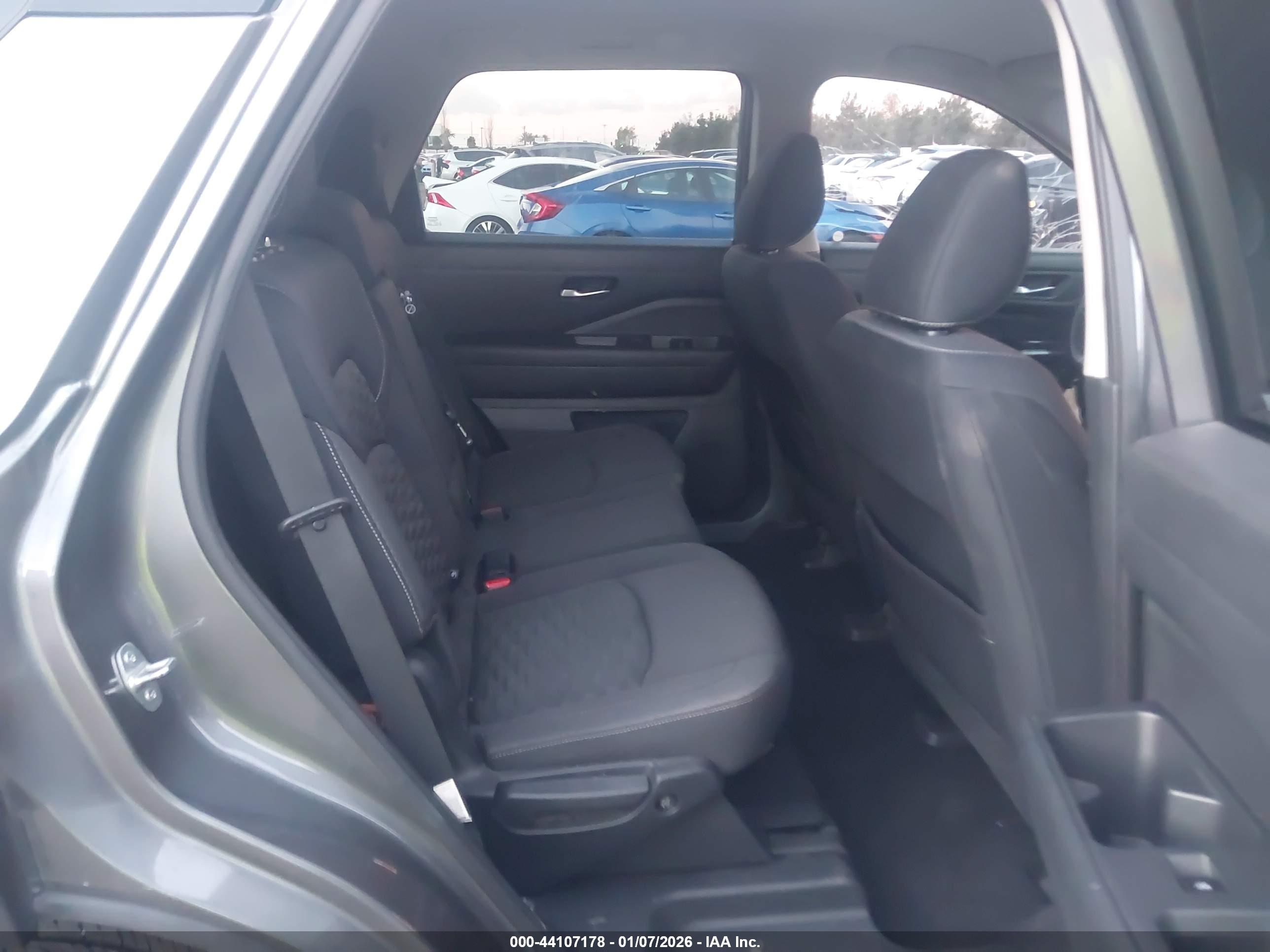 NISSAN PATHFINDER image 8