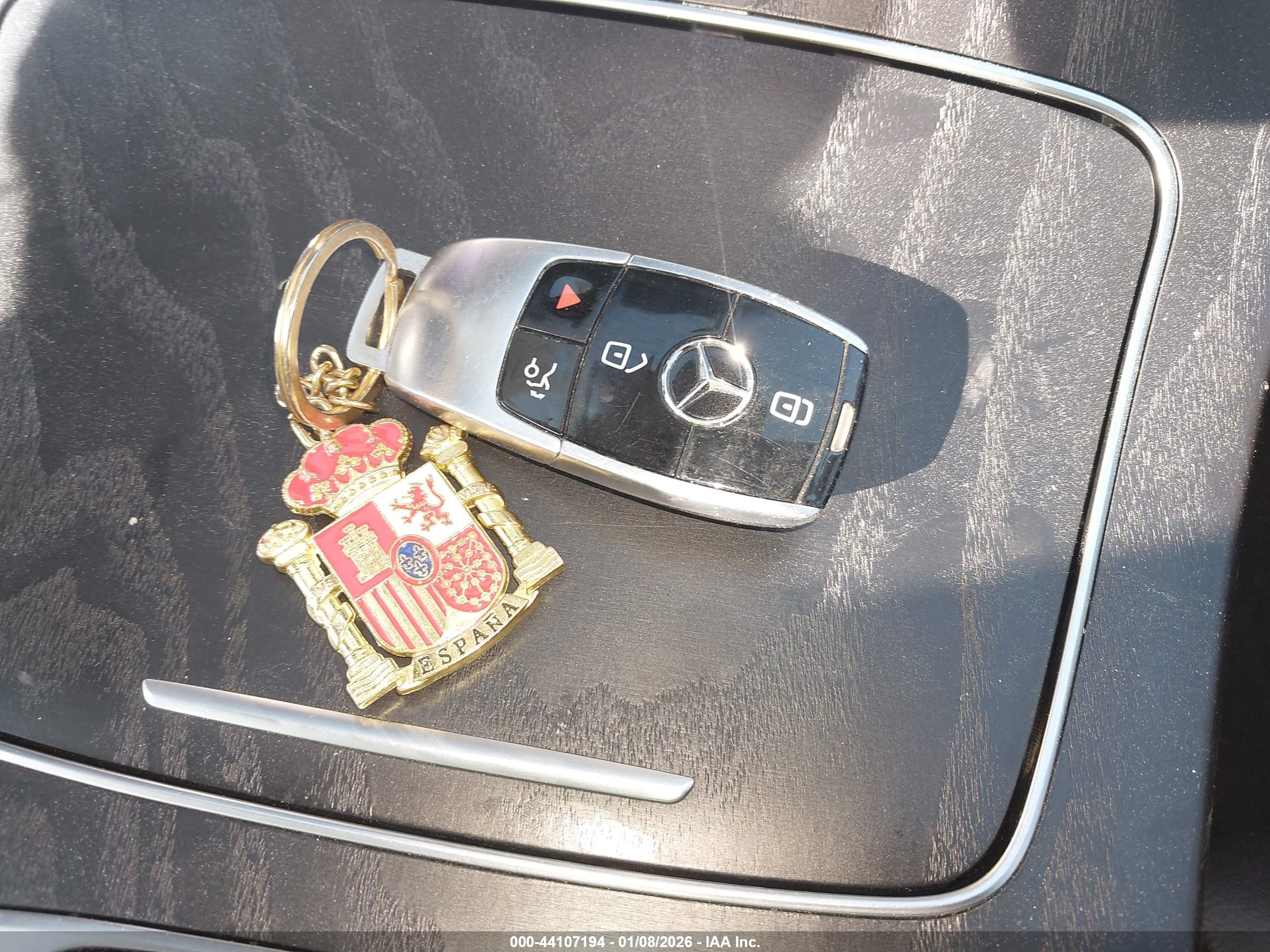 MERCEDES-BENZ E image 11