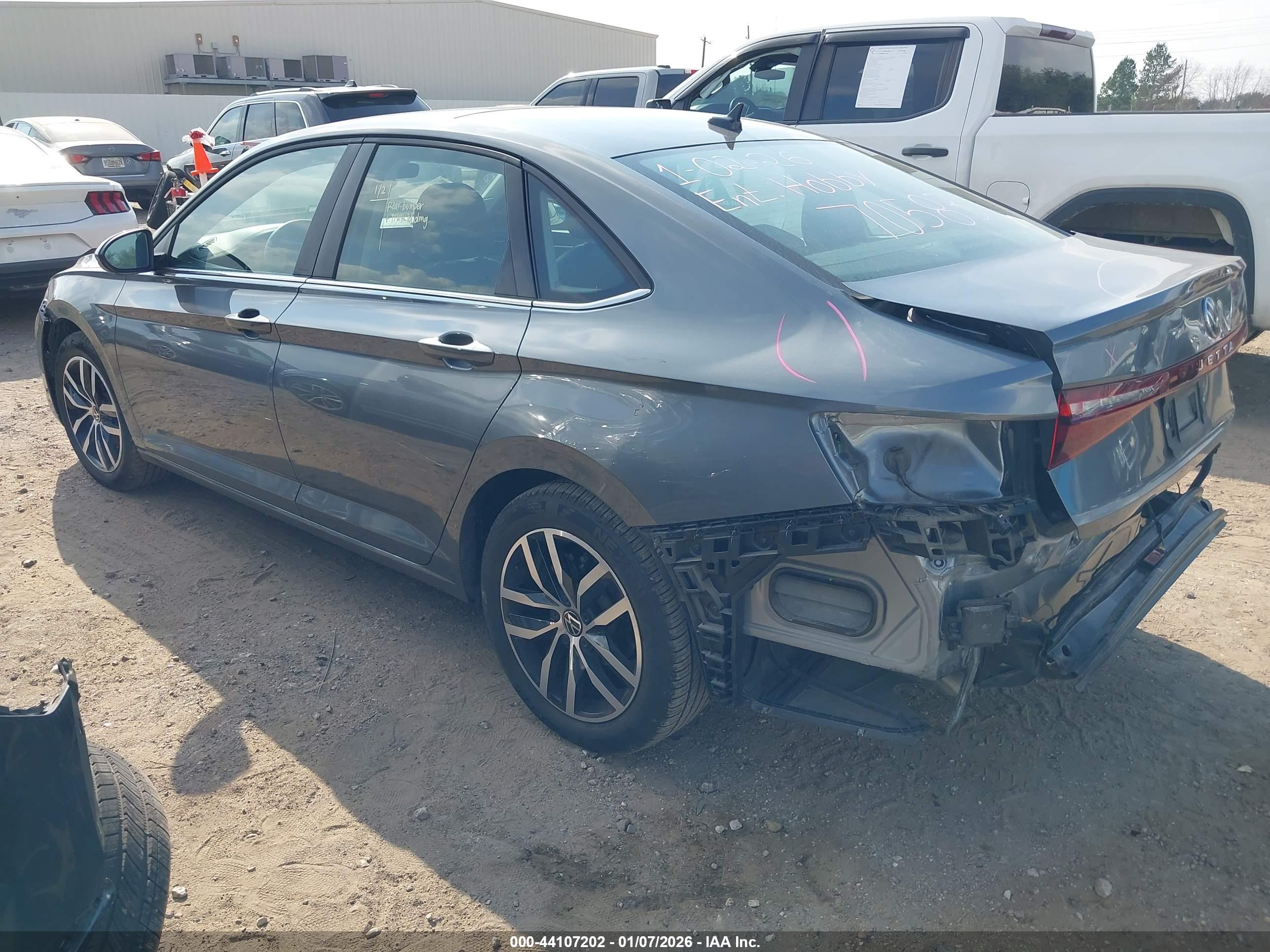 VOLKSWAGEN JETTA image 3
