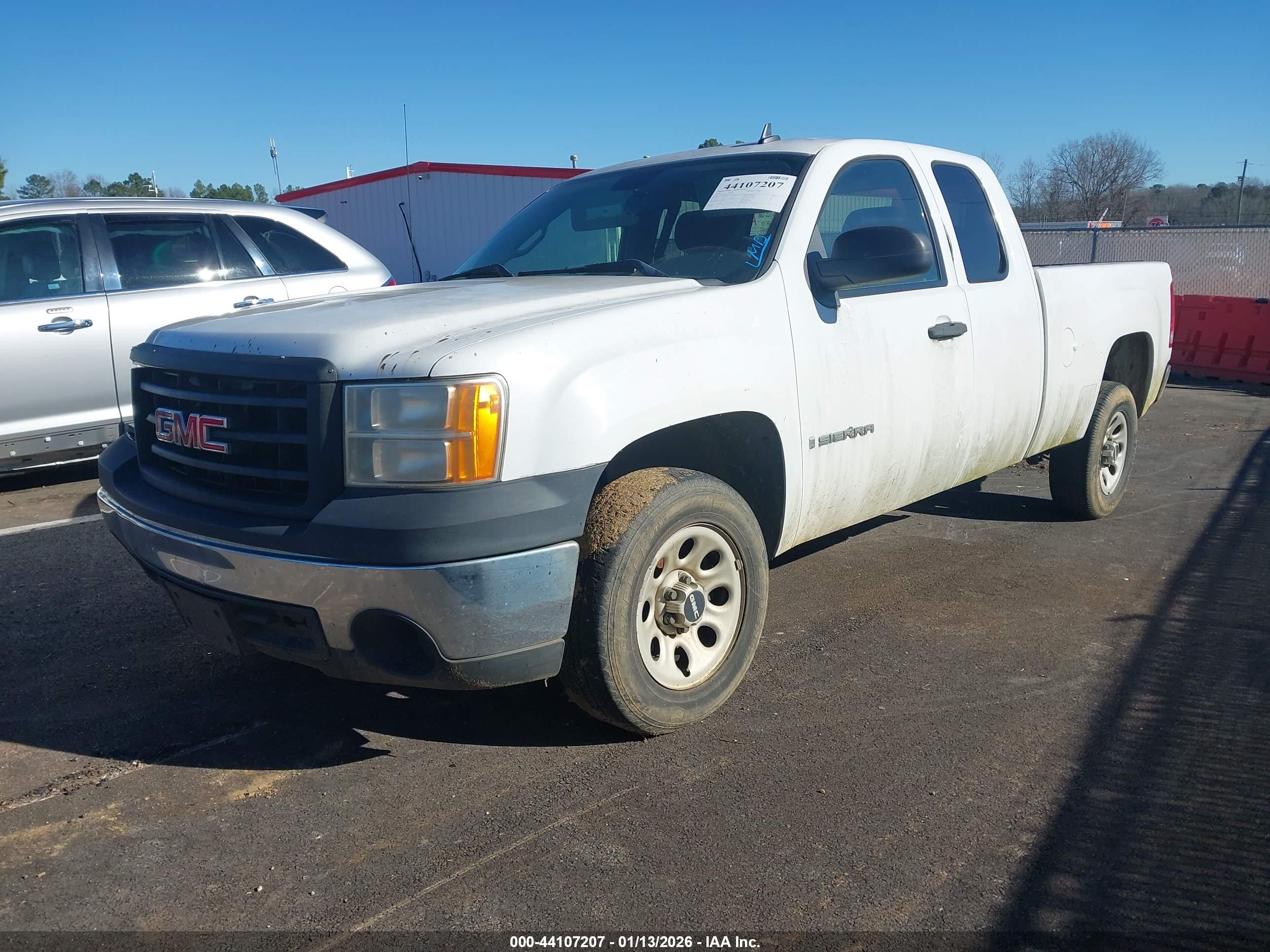 GMC SIERRA image 2