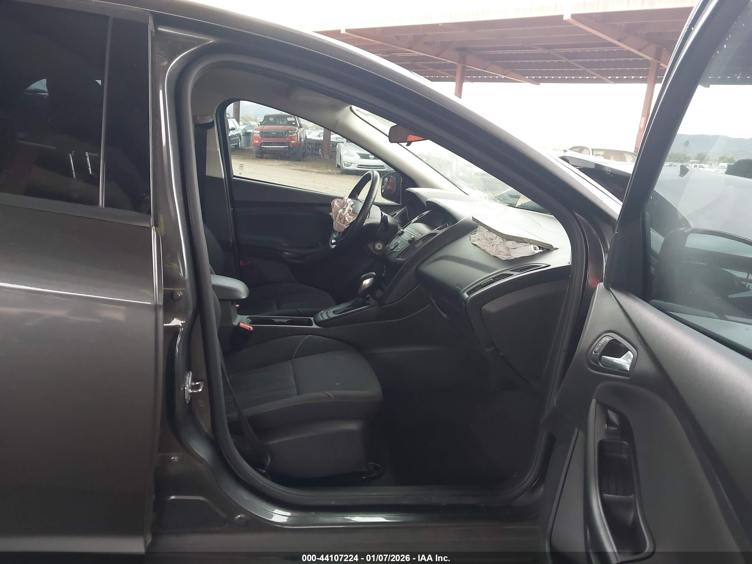 FORD FOCUS image 5