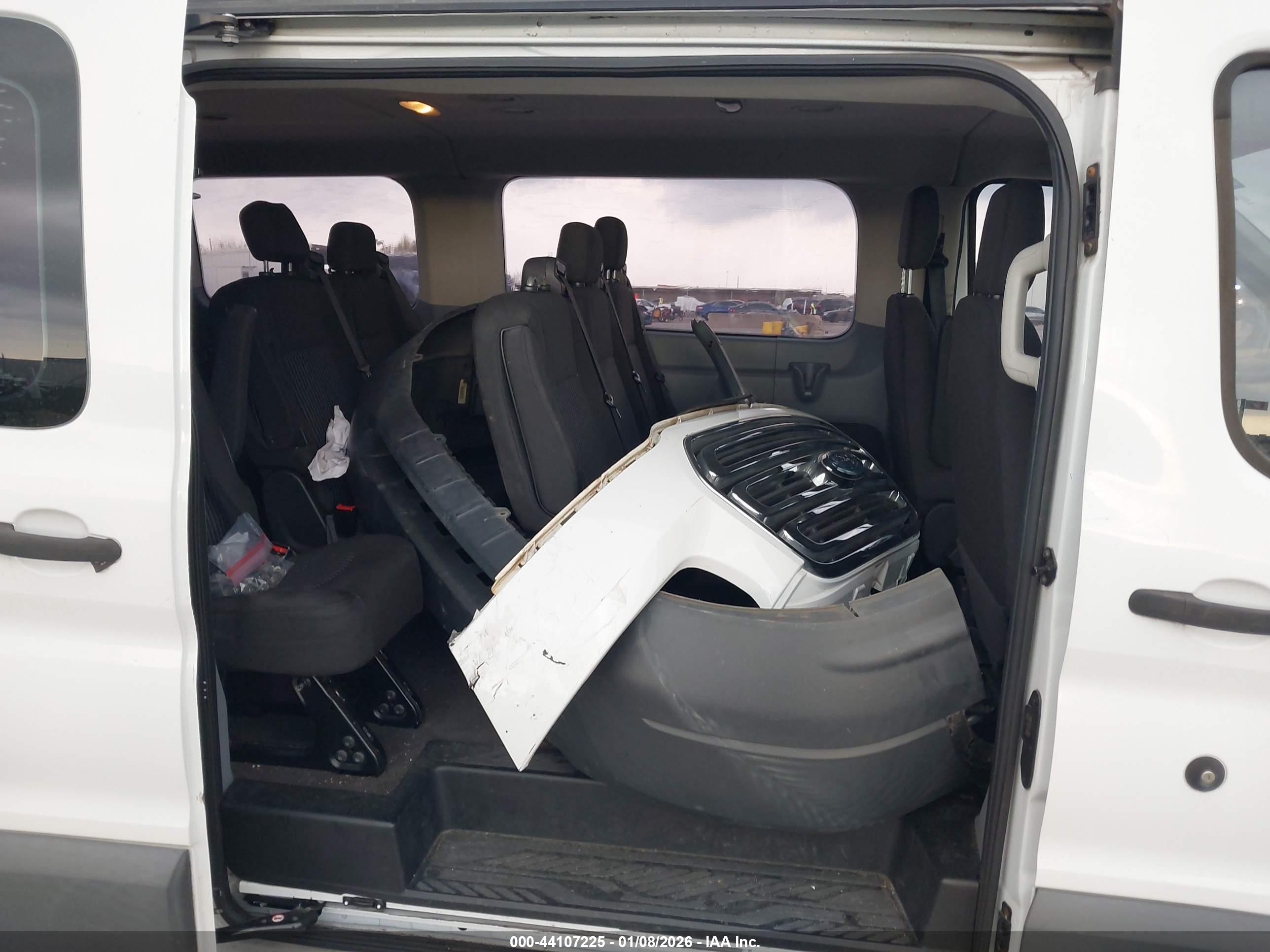 FORD TRANSIT-350 image 8