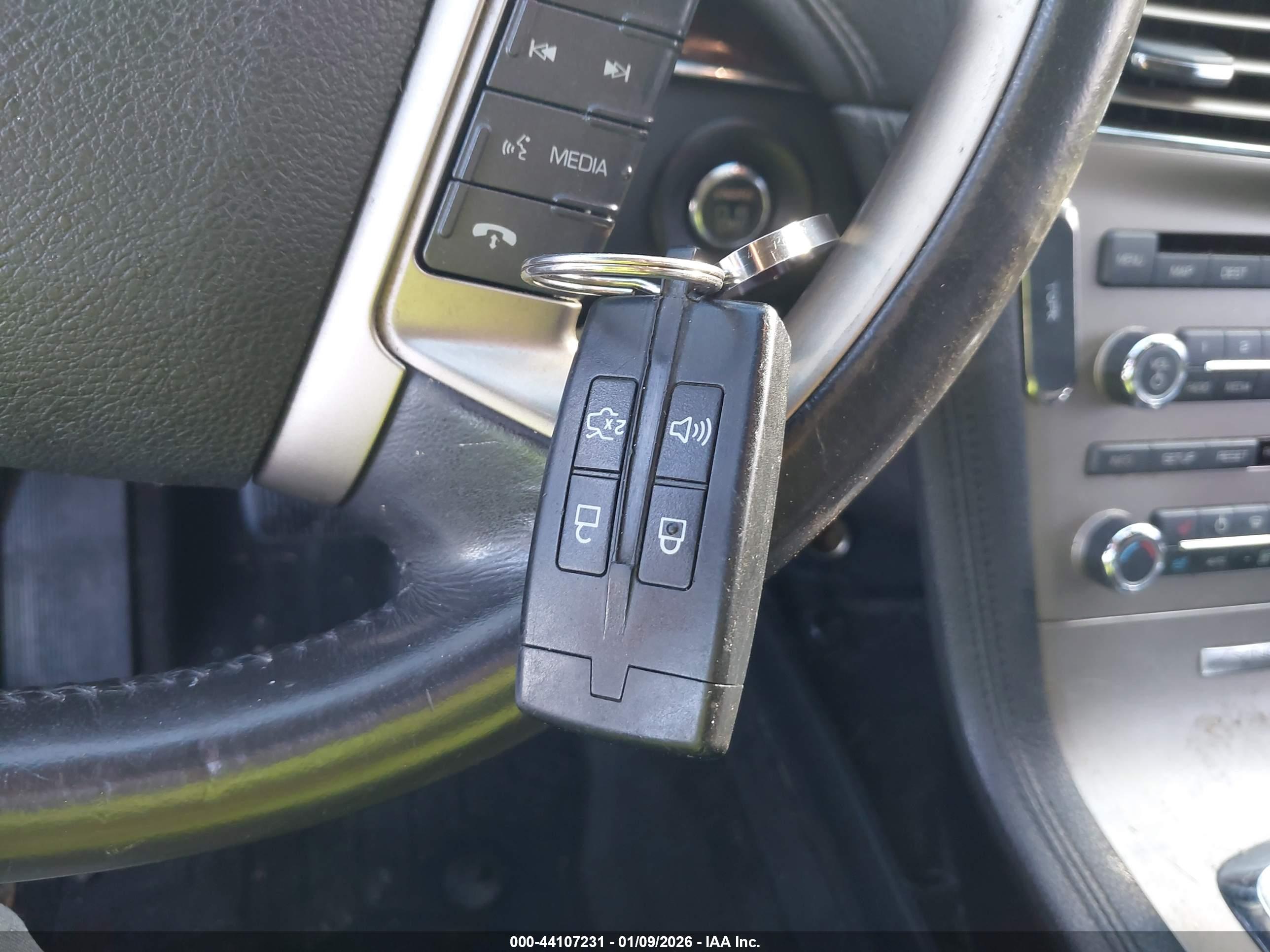 LINCOLN MKT image 11