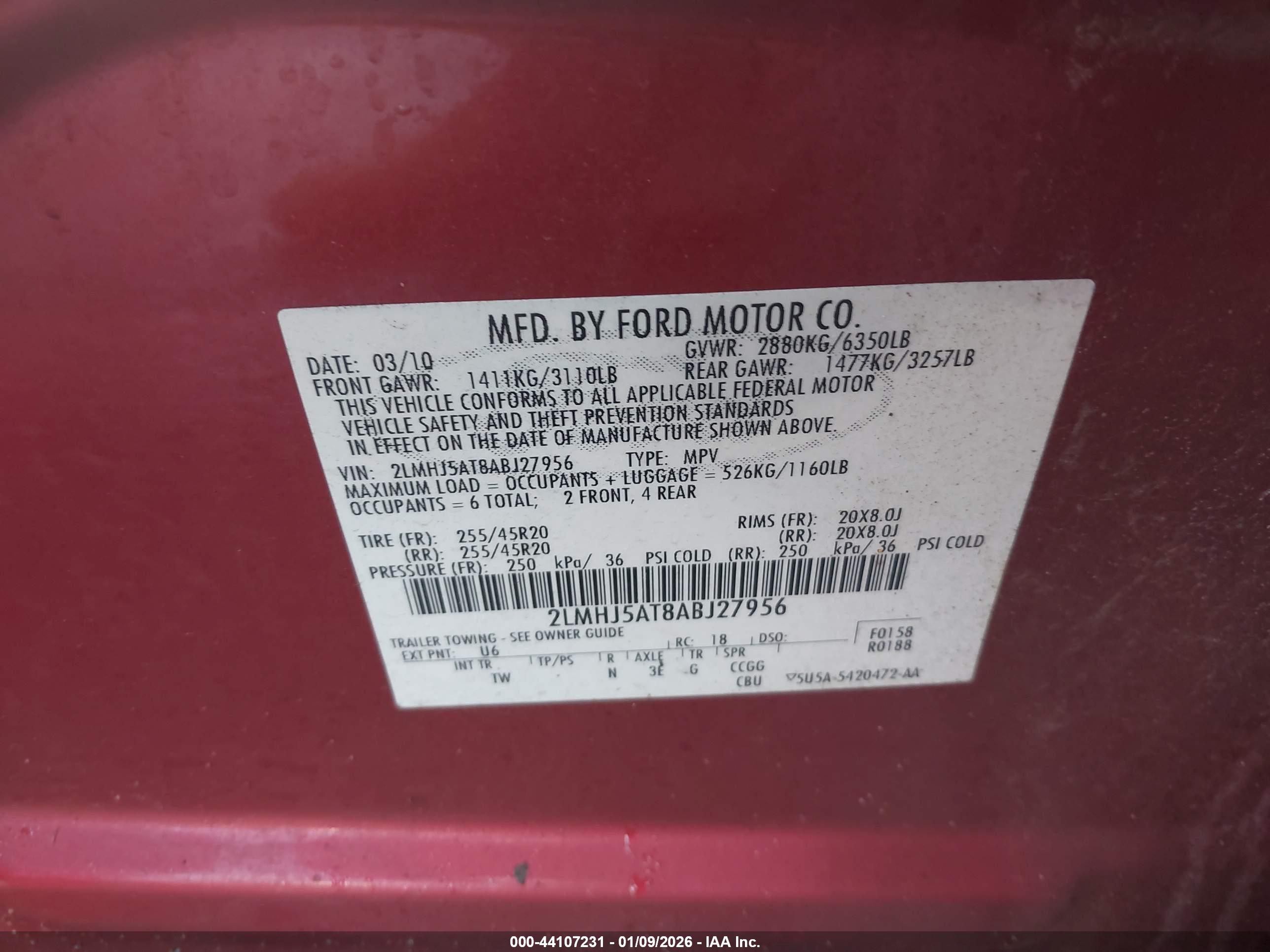 LINCOLN MKT image 9