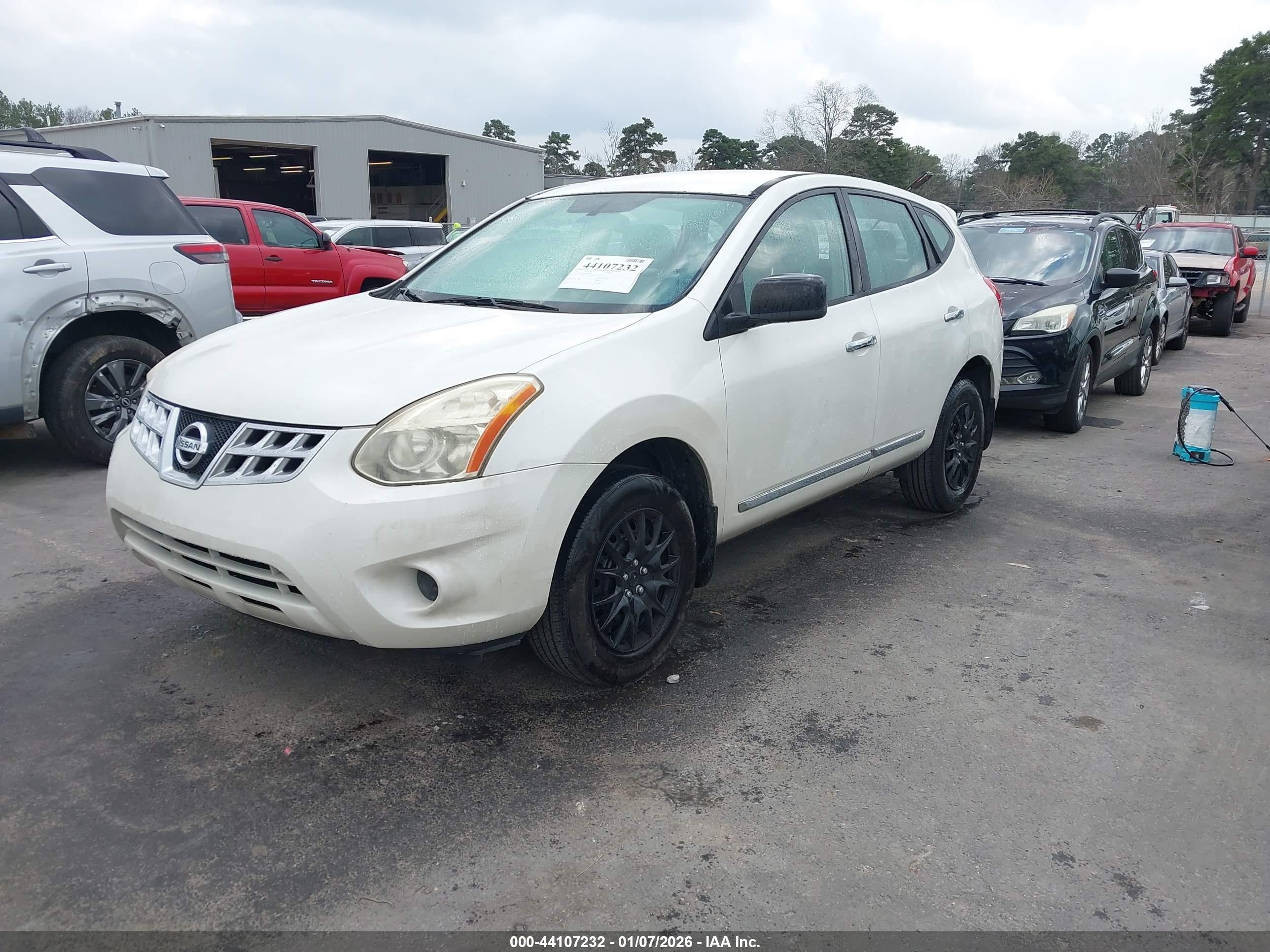 NISSAN ROGUE image 2