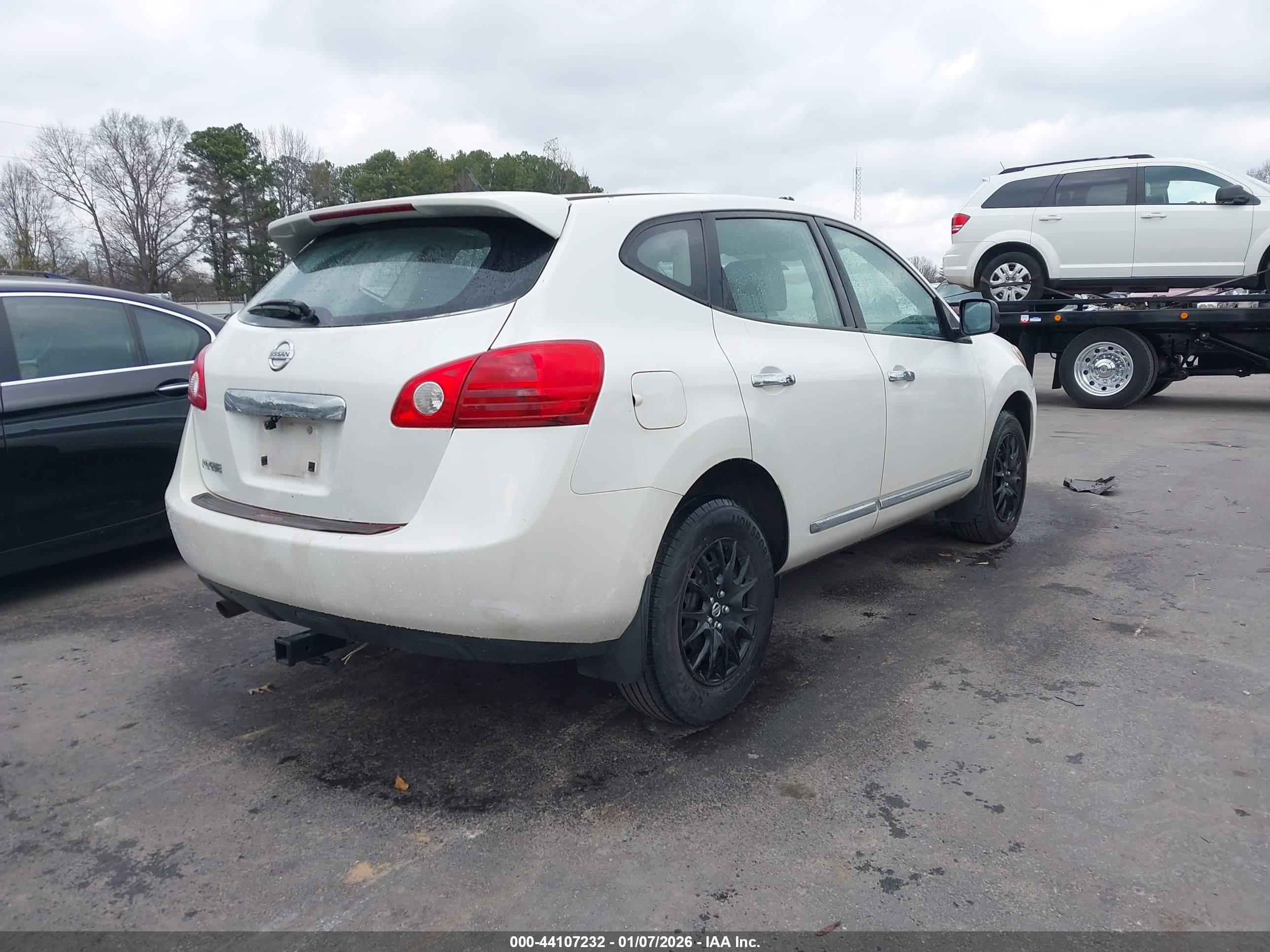 NISSAN ROGUE image 4