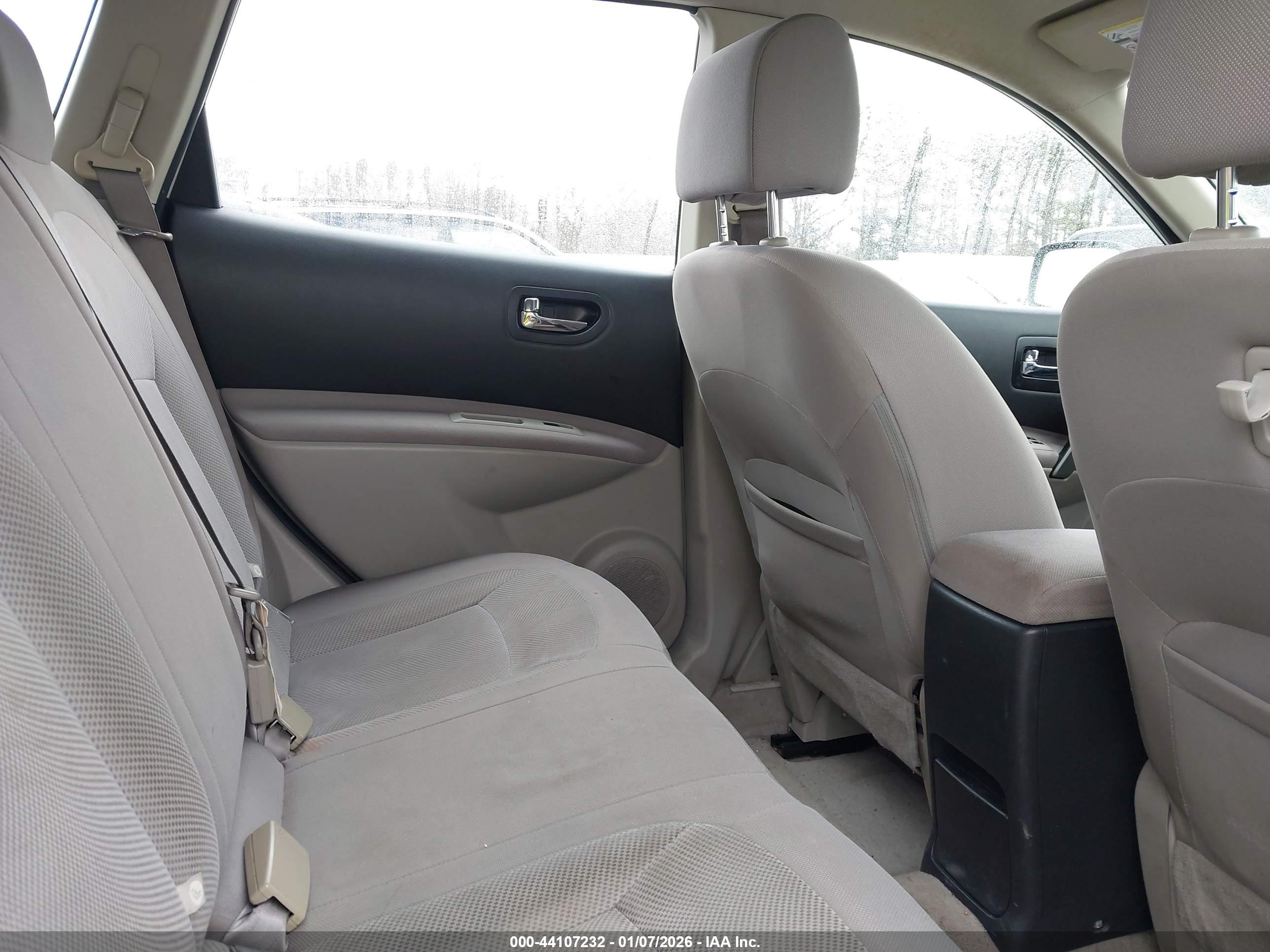 NISSAN ROGUE image 8