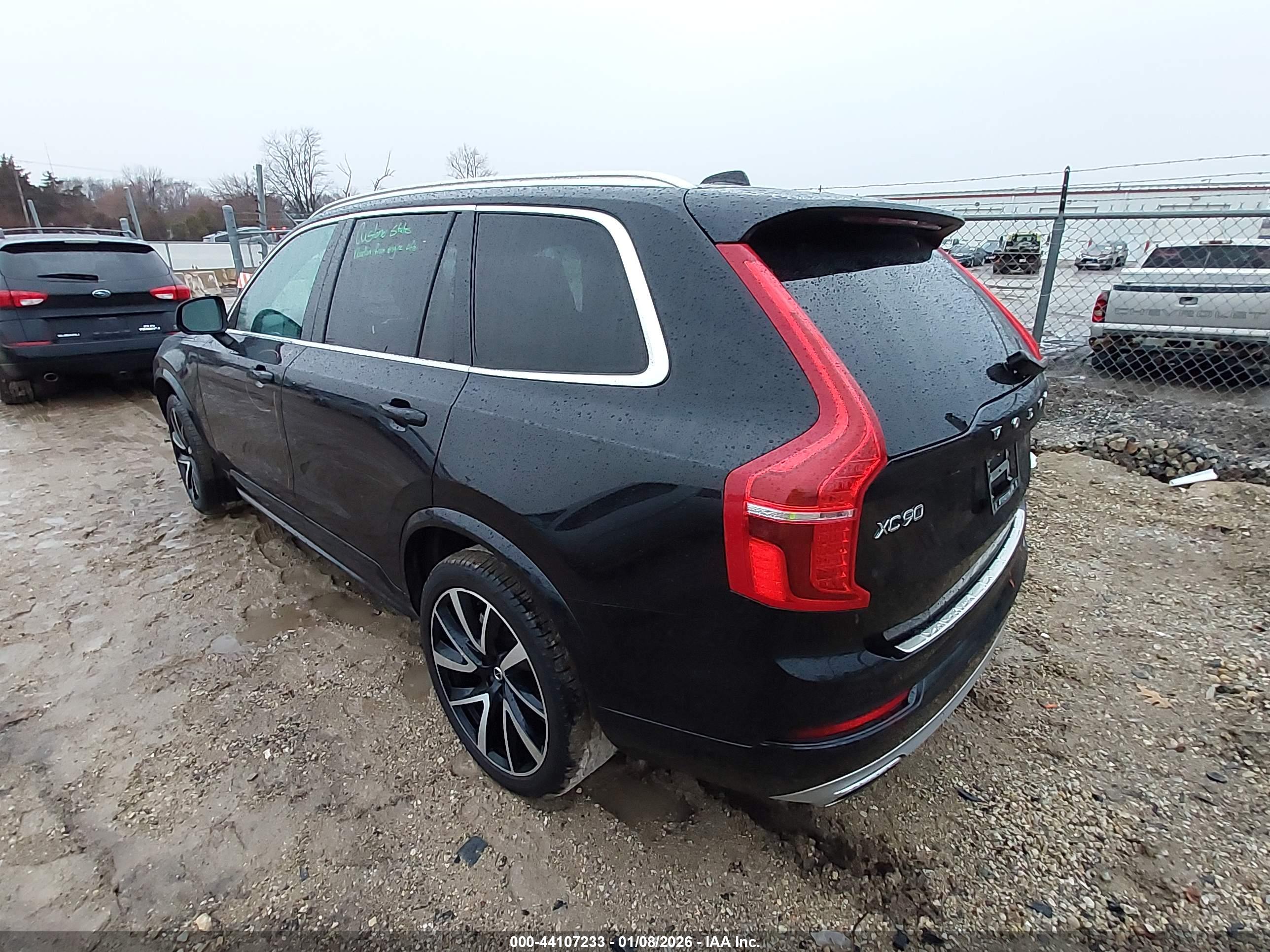 VOLVO XC90 image 3