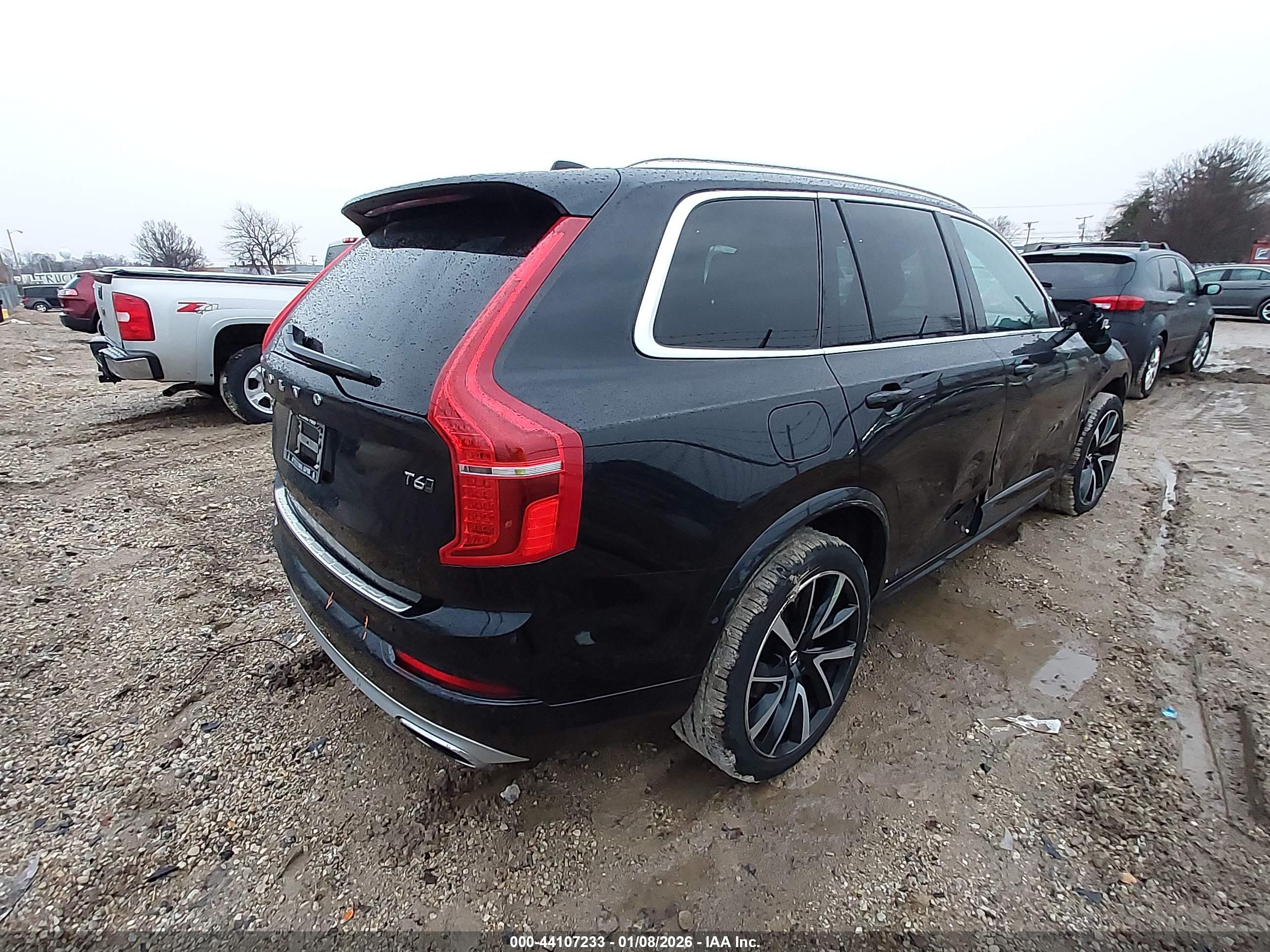 VOLVO XC90 image 4
