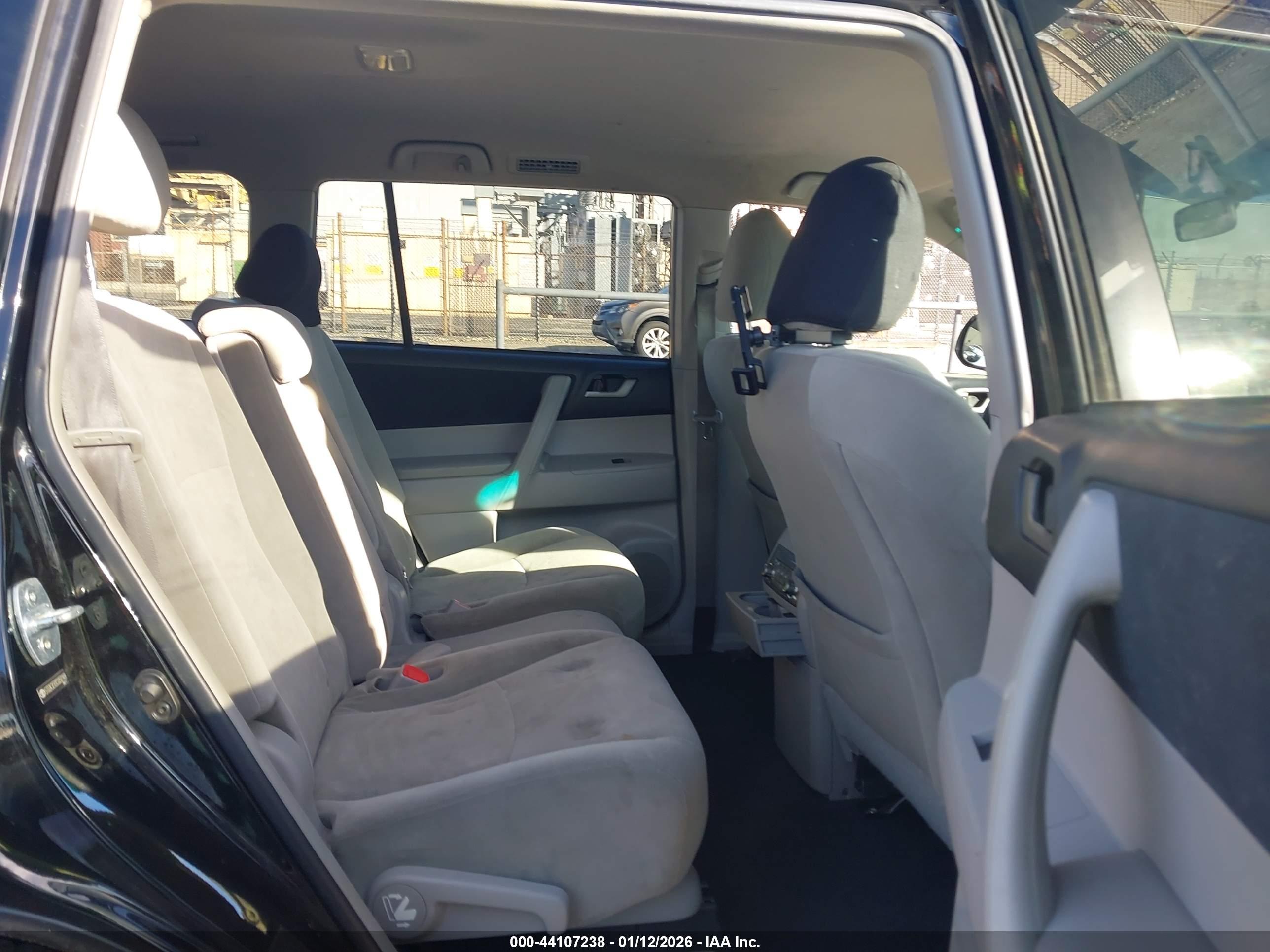 TOYOTA HIGHLANDER image 8
