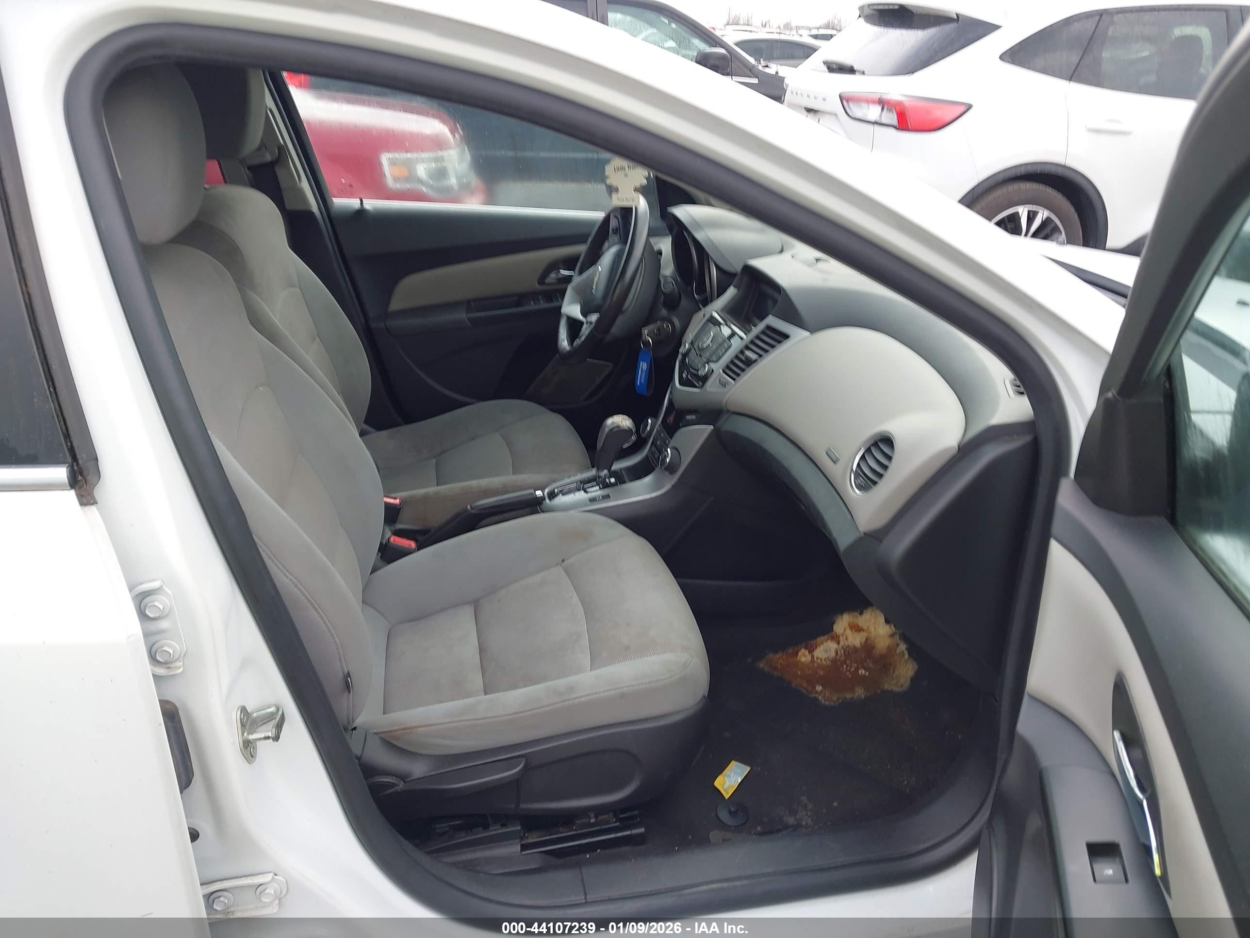 CHEVROLET CRUZE image 5
