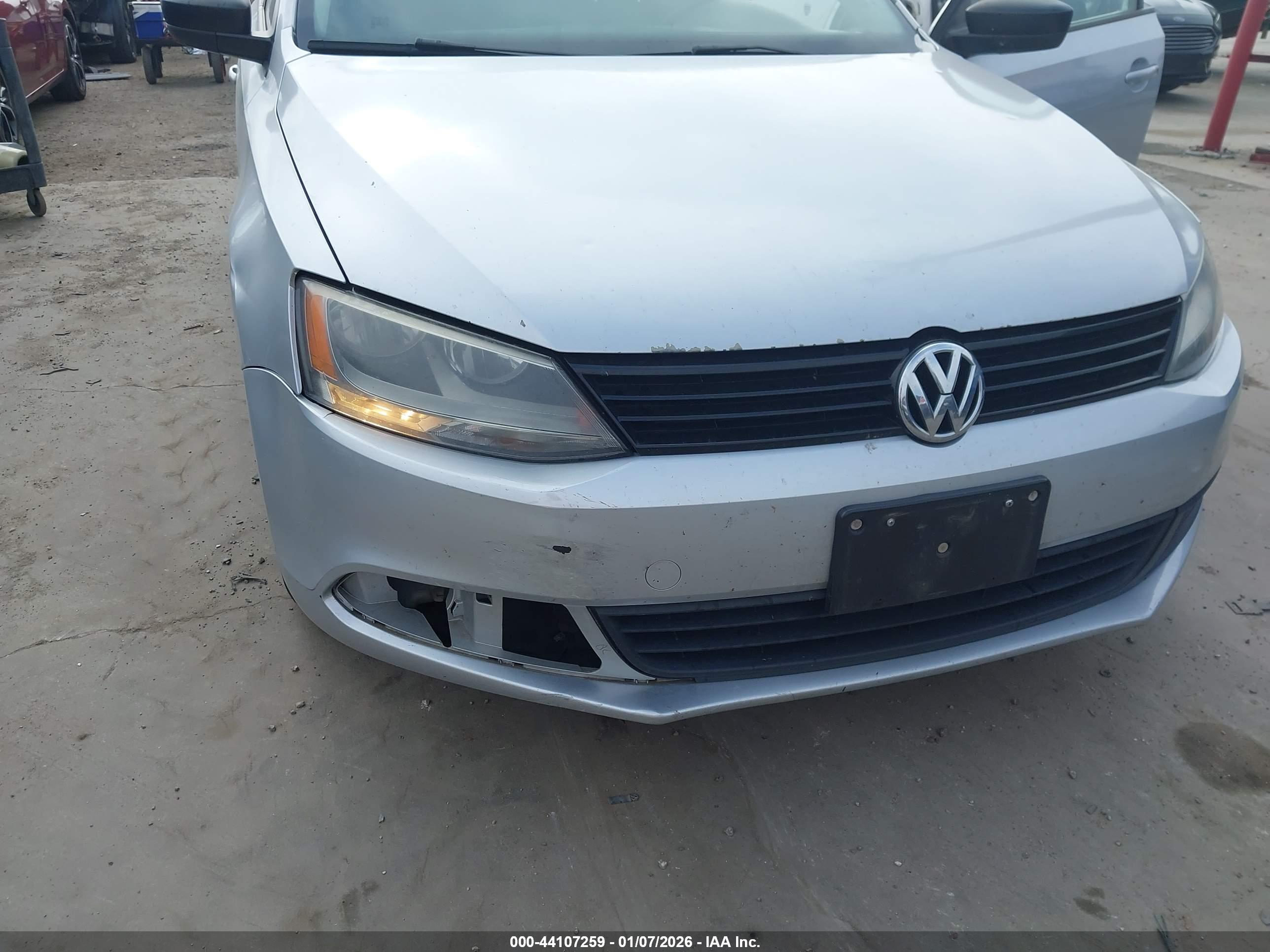 VOLKSWAGEN JETTA image 6