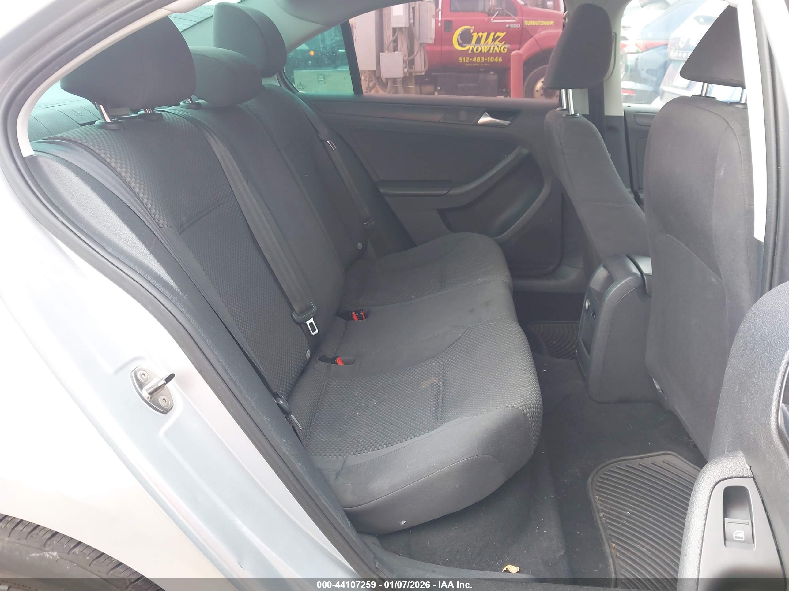 VOLKSWAGEN JETTA image 8