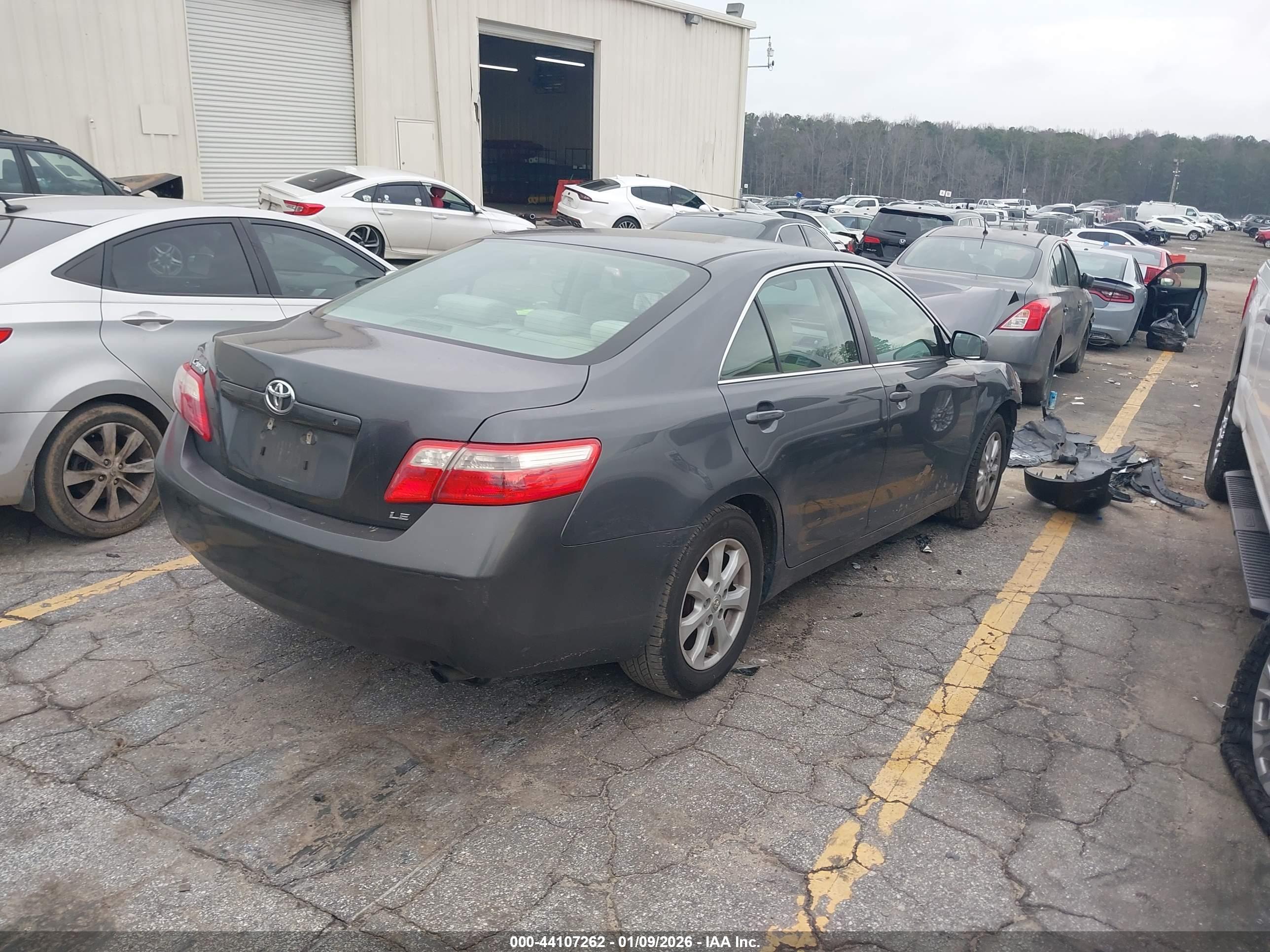TOYOTA CAMRY image 4