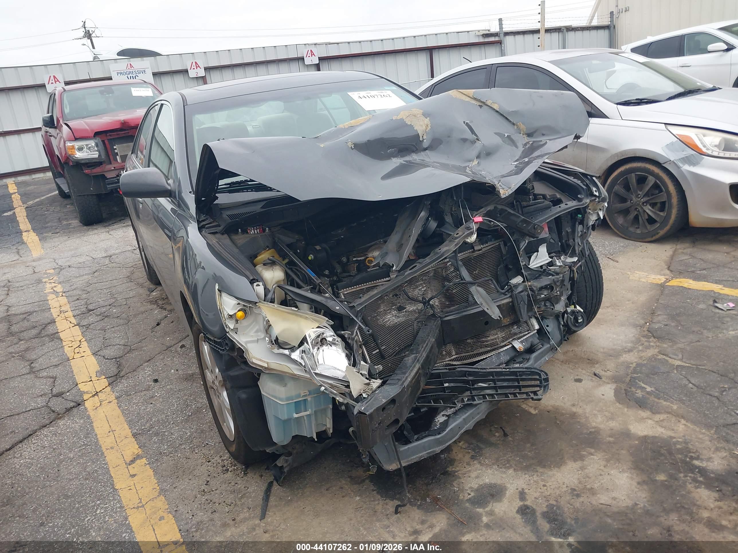 TOYOTA CAMRY image 6