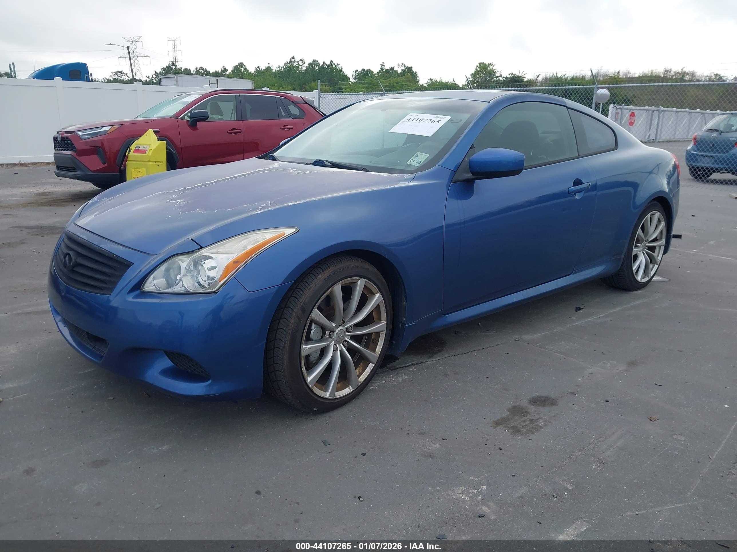 INFINITI G37 image 2