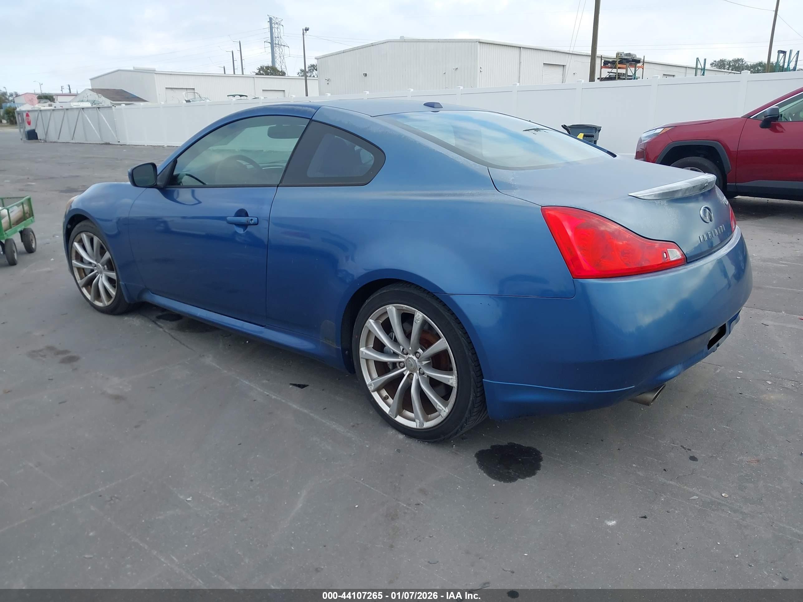 INFINITI G37 image 3