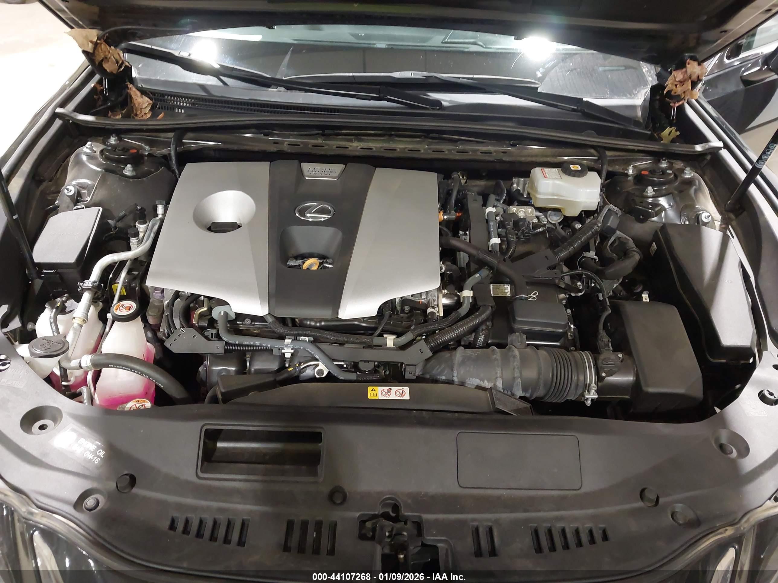 LEXUS ES image 10