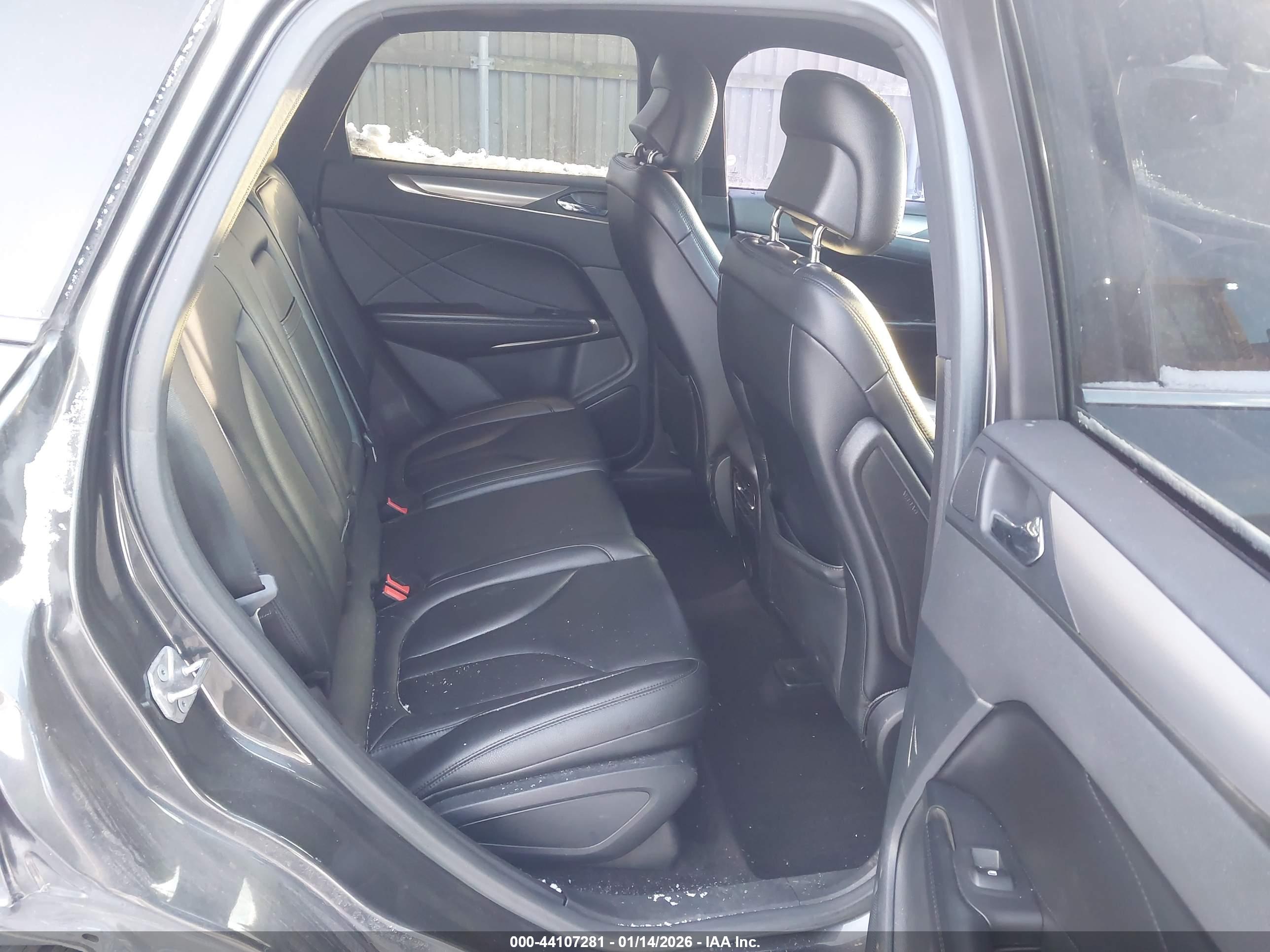 LINCOLN MKC image 8