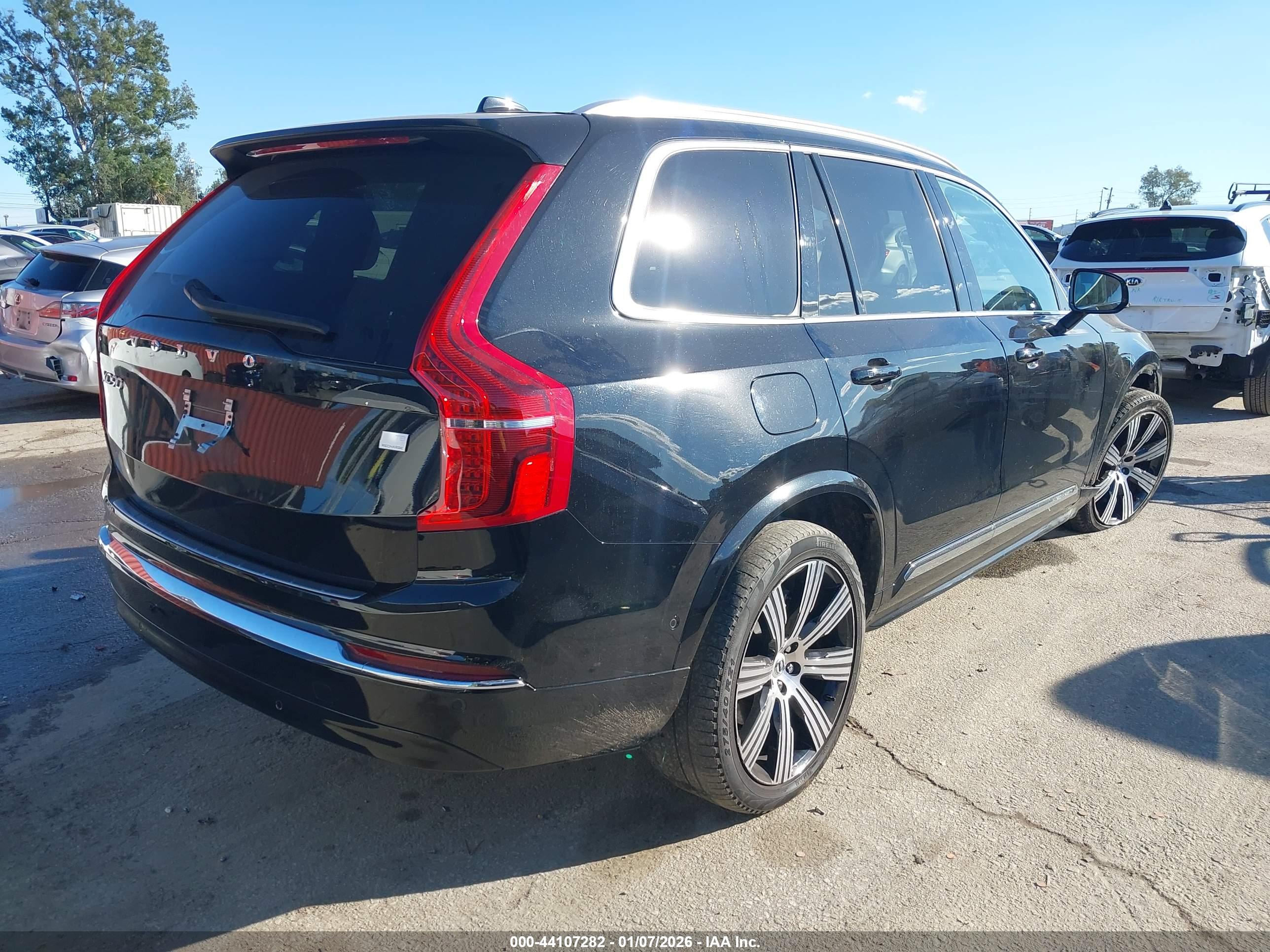 VOLVO XC90 image 4