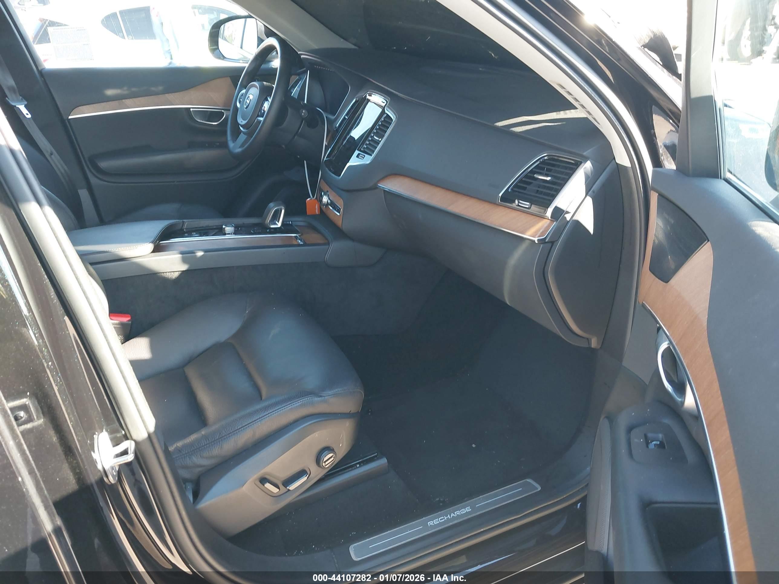 VOLVO XC90 image 5