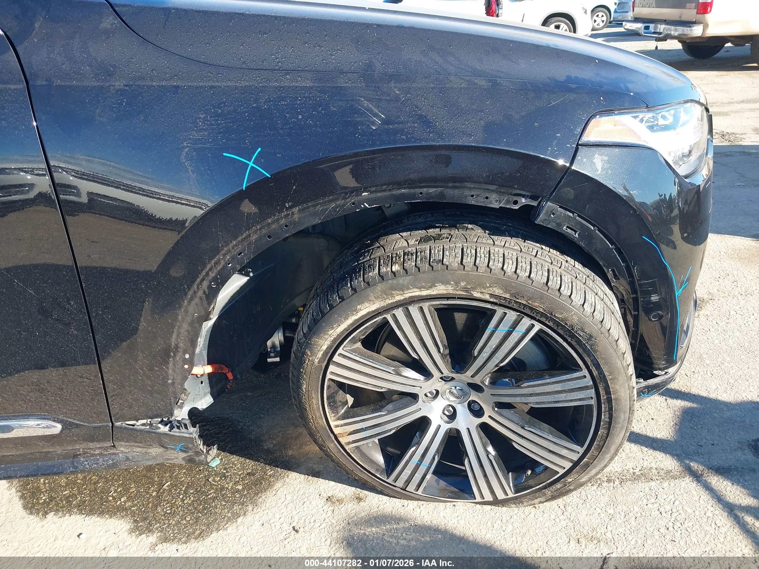 VOLVO XC90 image 6
