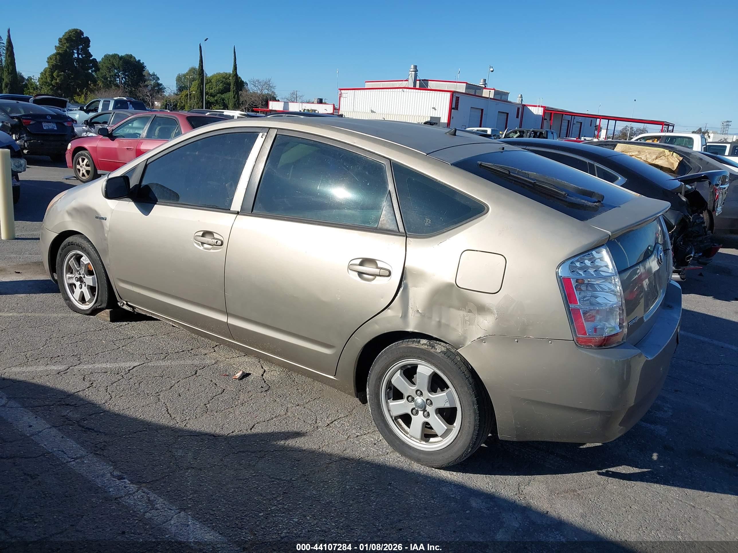 TOYOTA PRIUS image 3